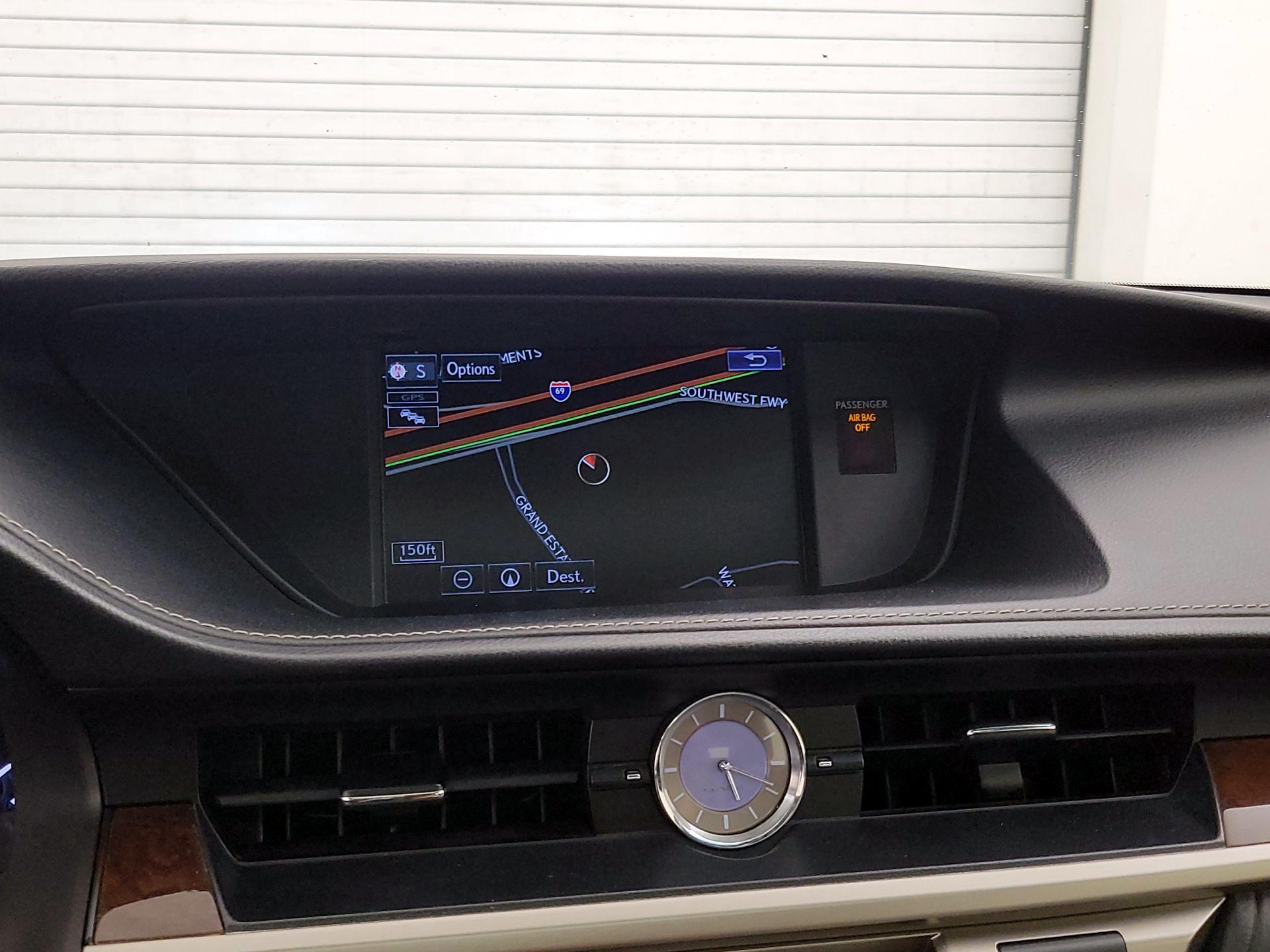 Thumbnail: 2015 Lexus ES - 14