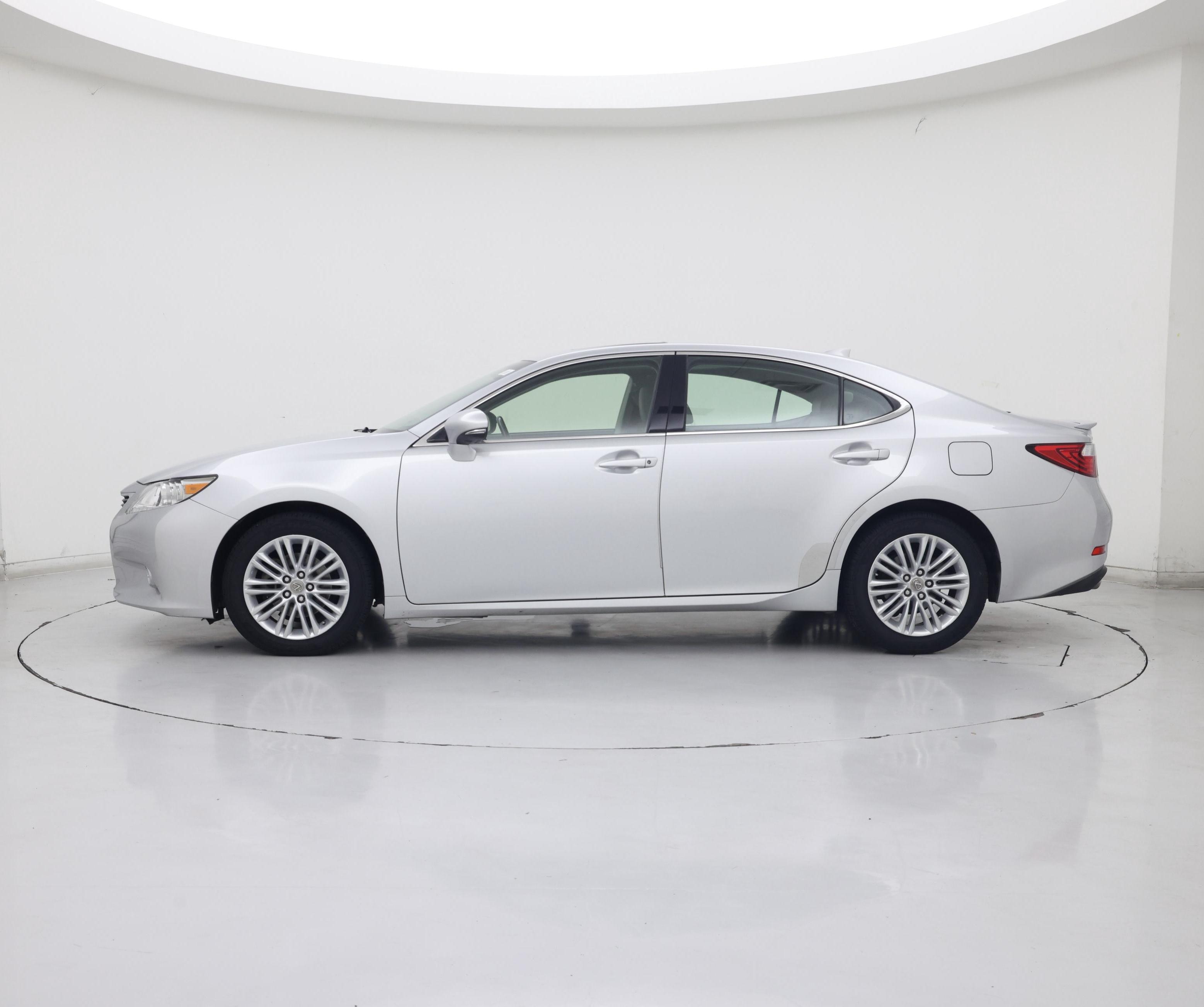 Thumbnail: 2015 Lexus ES - 3