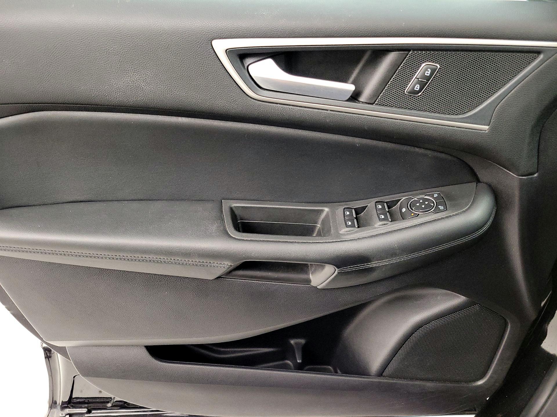 Thumbnail: 2021 Ford Edge - 12