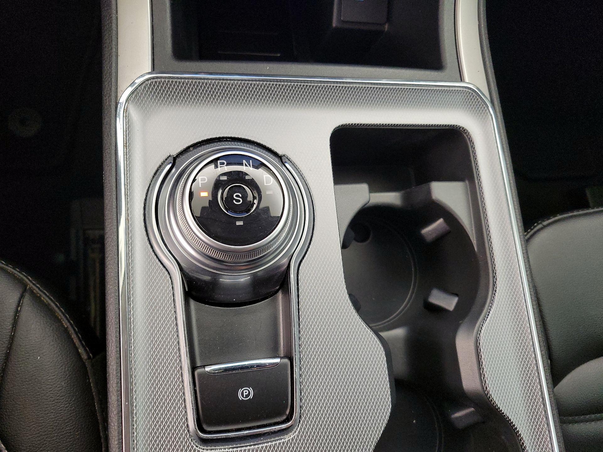 Thumbnail: 2021 Ford Edge - 17