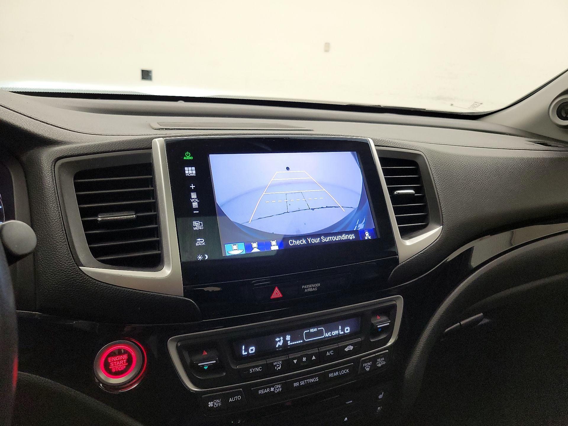 Thumbnail: 2016 Honda Pilot - 15