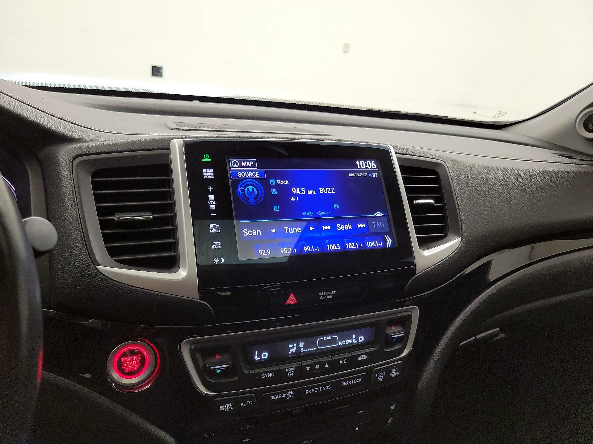 Thumbnail: 2016 Honda Pilot - 16