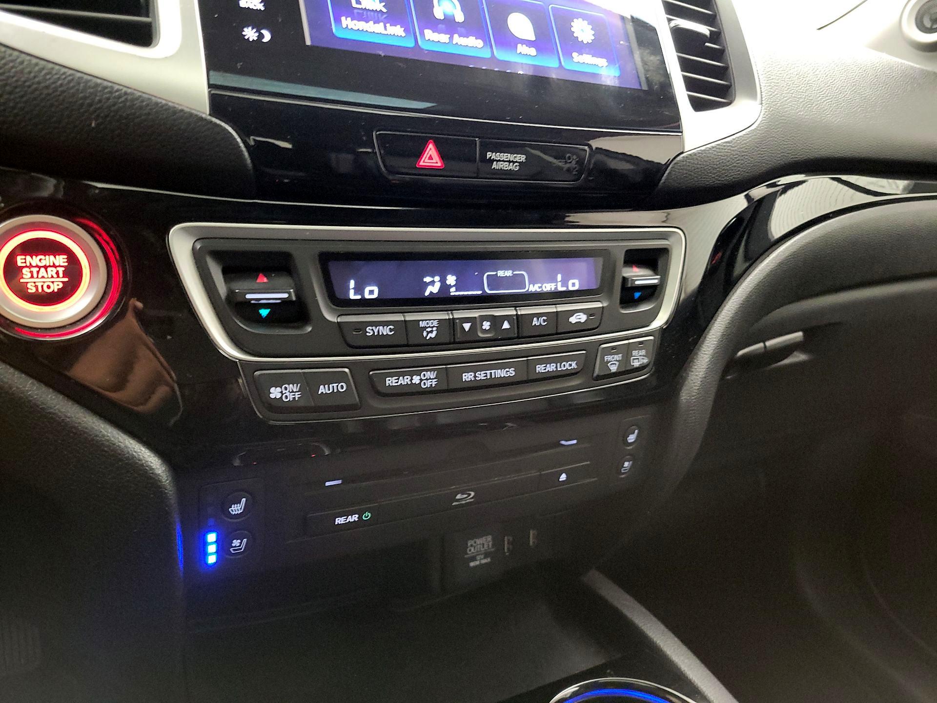 Thumbnail: 2016 Honda Pilot - 17