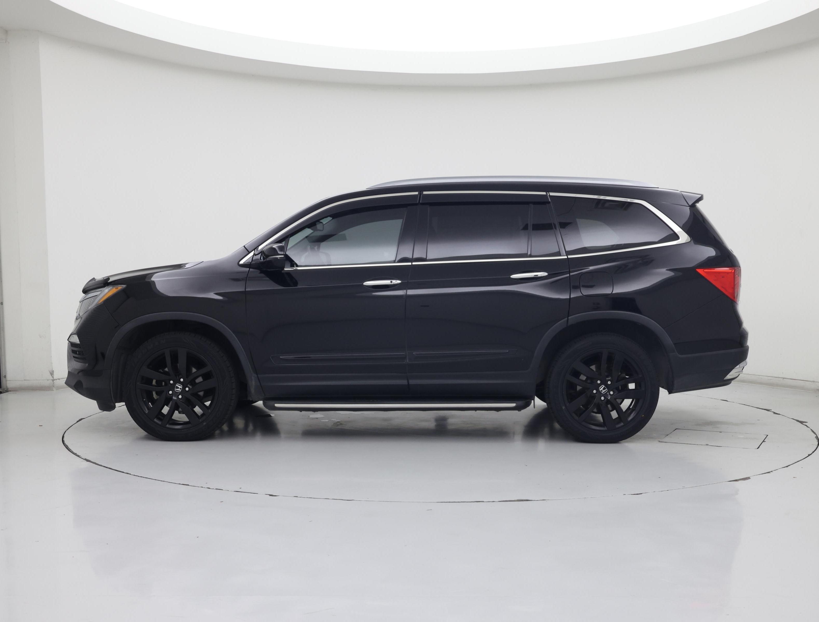 Thumbnail: 2016 Honda Pilot - 3