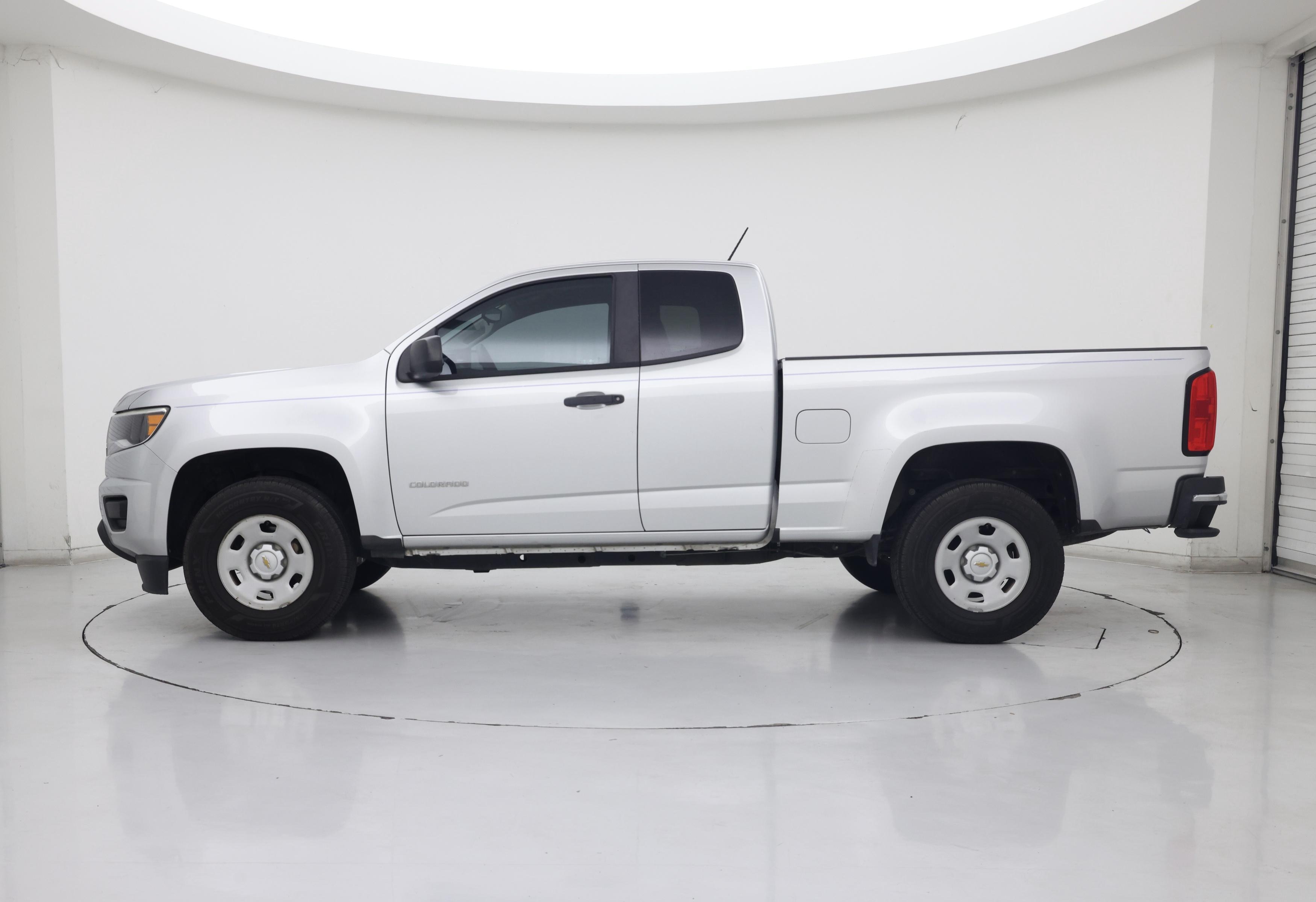 Thumbnail: 2017 Chevrolet Colorado - 3