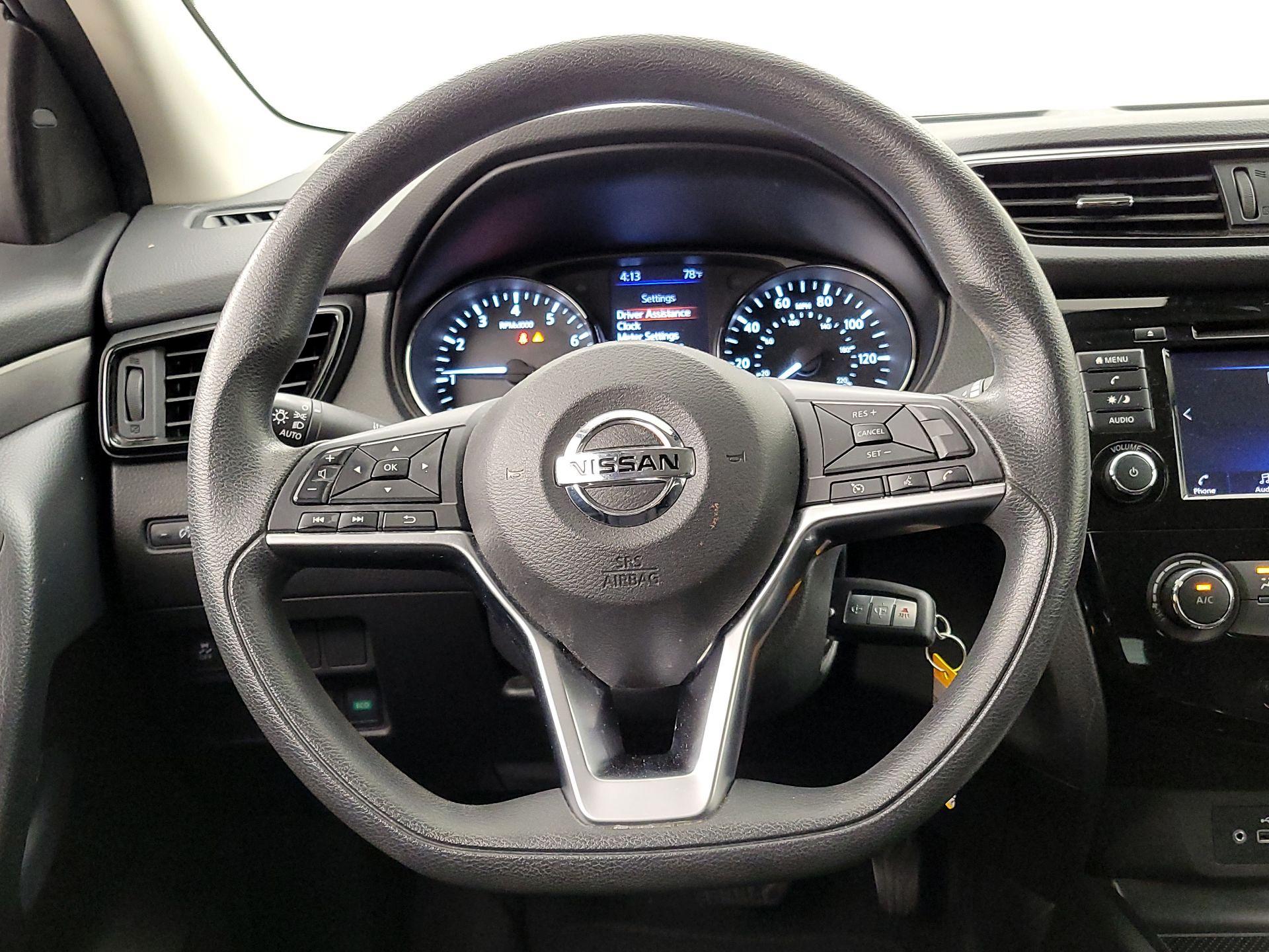 Thumbnail: 2020 Nissan Rogue Sport - 10