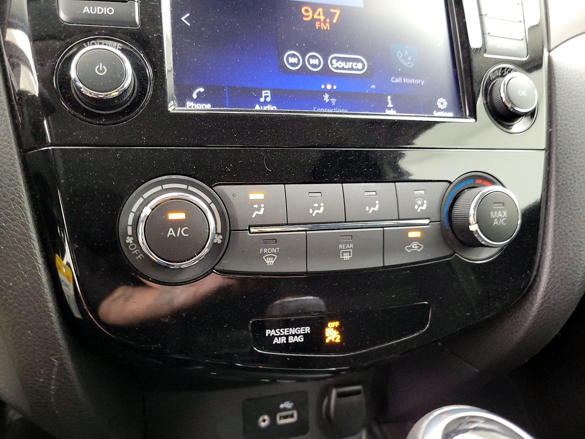 Thumbnail: 2020 Nissan Rogue Sport - 16