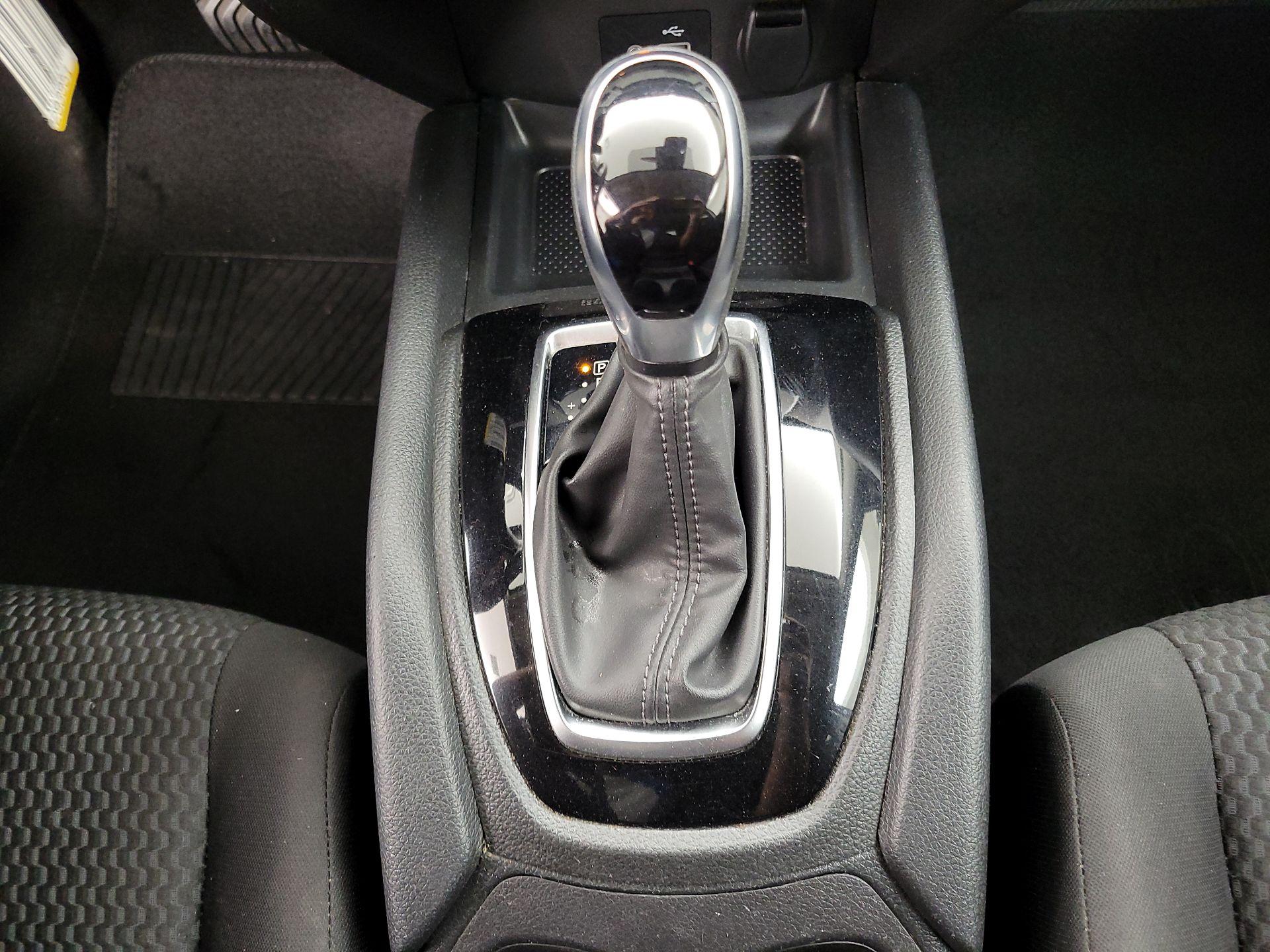 Thumbnail: 2020 Nissan Rogue Sport - 17