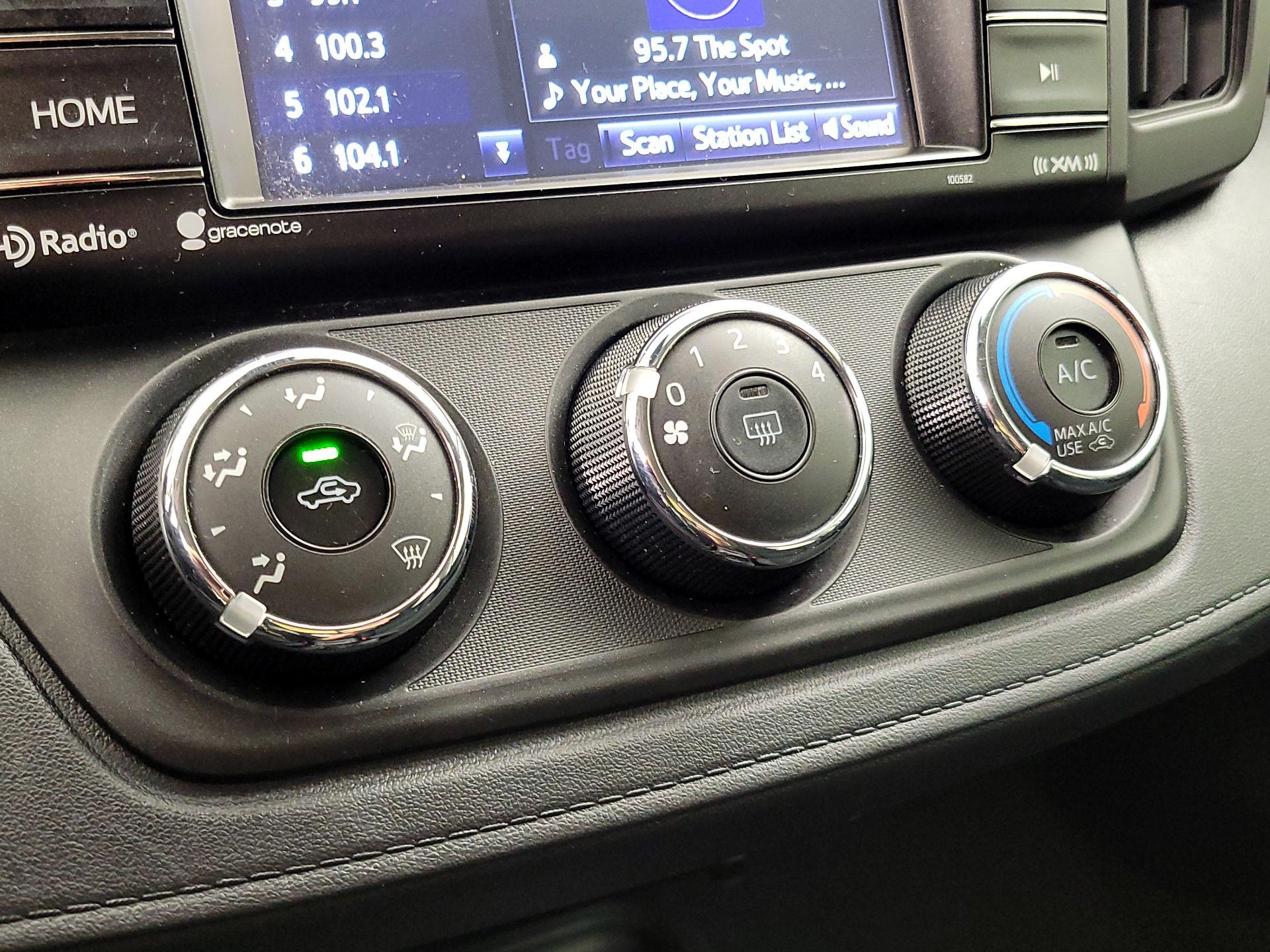 Thumbnail: 2018 Toyota RAV4 - 16
