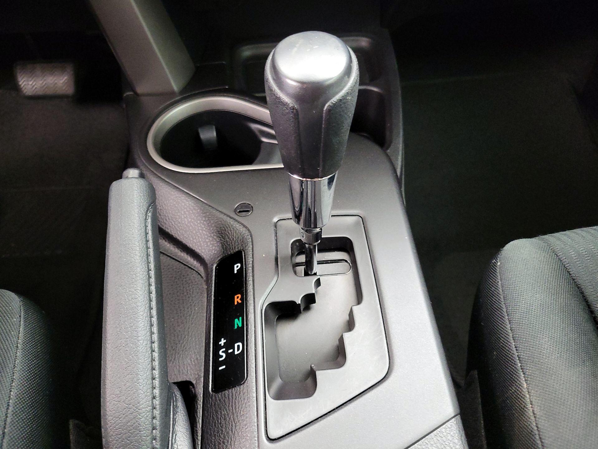 Thumbnail: 2018 Toyota RAV4 - 17