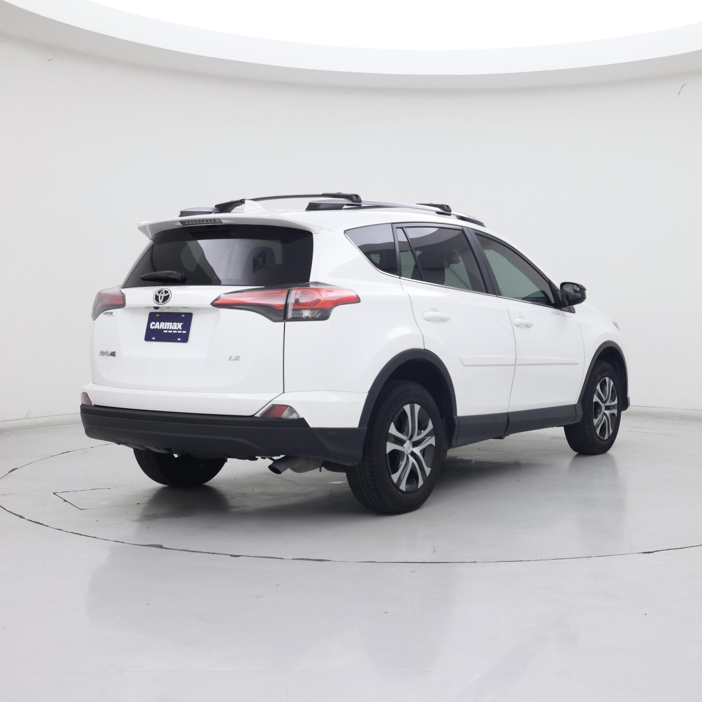 Thumbnail: 2018 Toyota RAV4 - 8