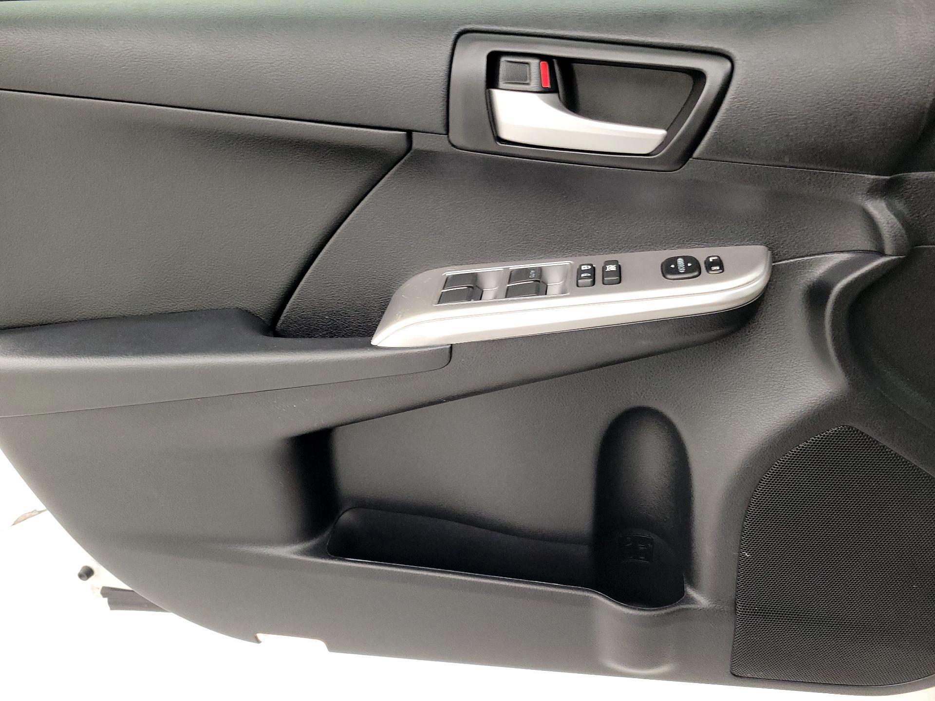 Thumbnail: 2014 Toyota Camry - 12