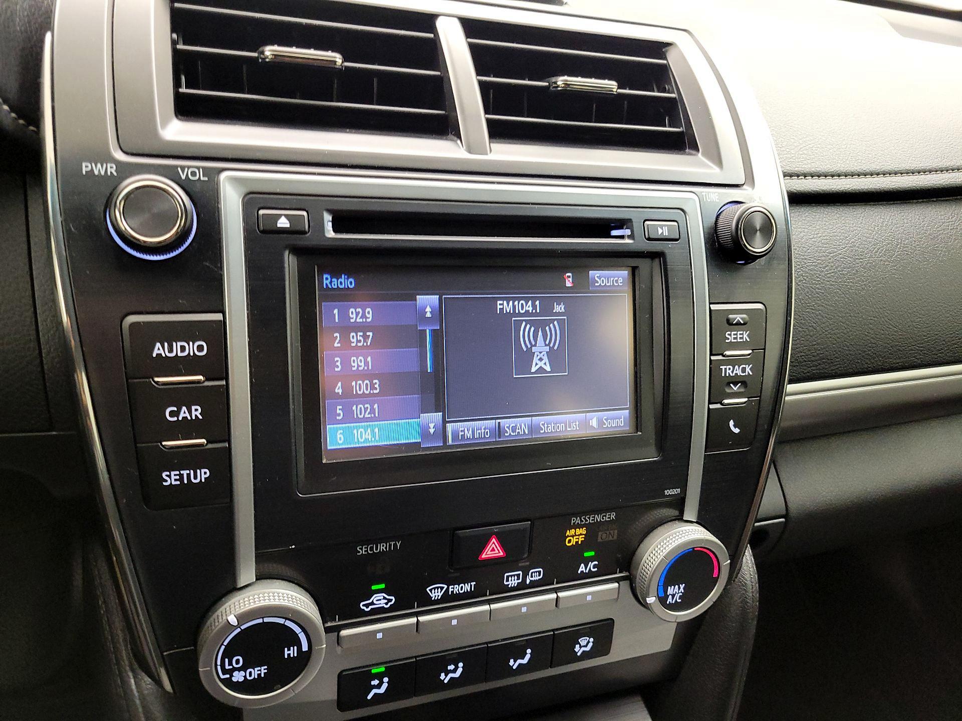 Thumbnail: 2014 Toyota Camry - 15