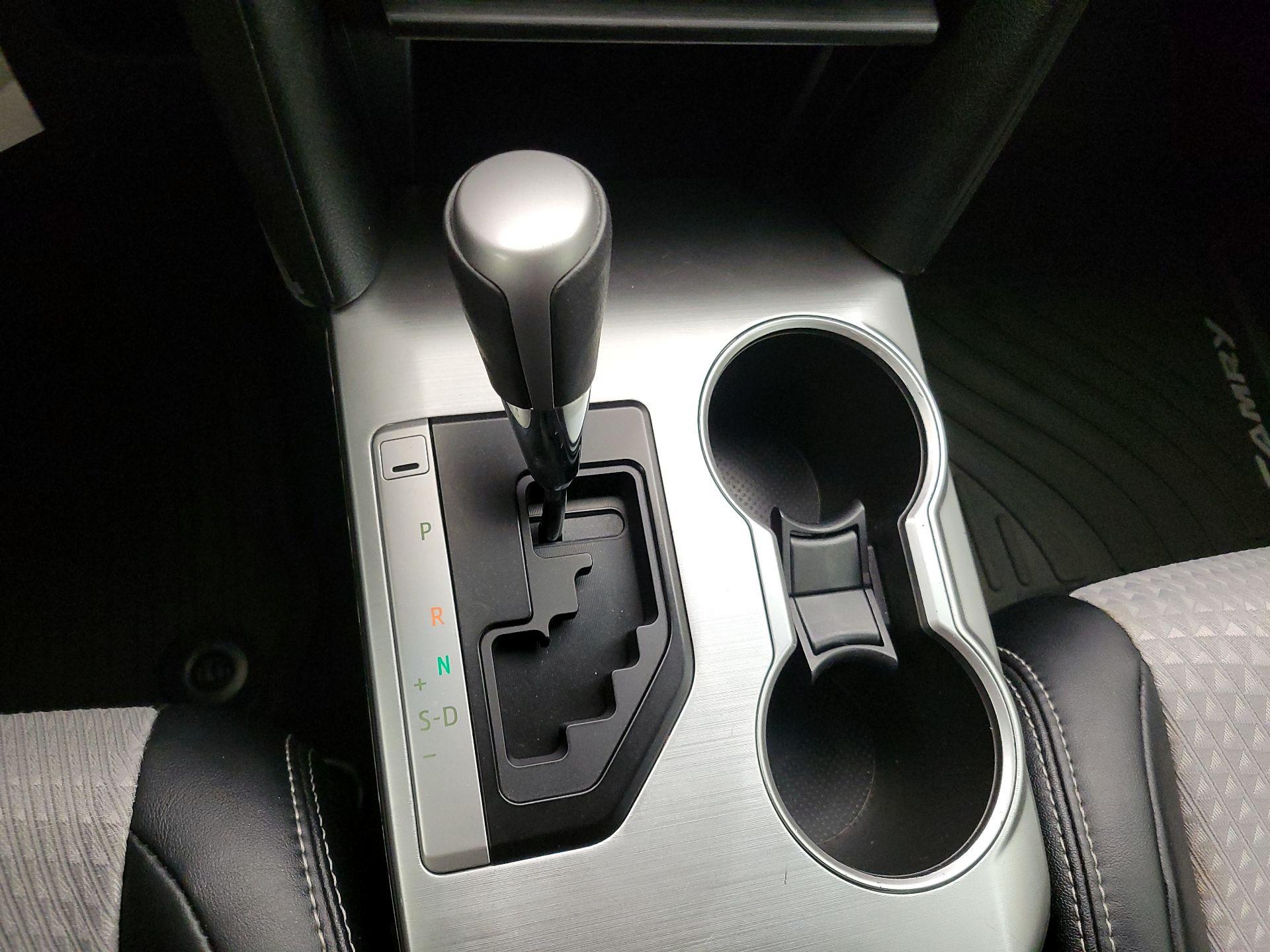 Thumbnail: 2014 Toyota Camry - 17