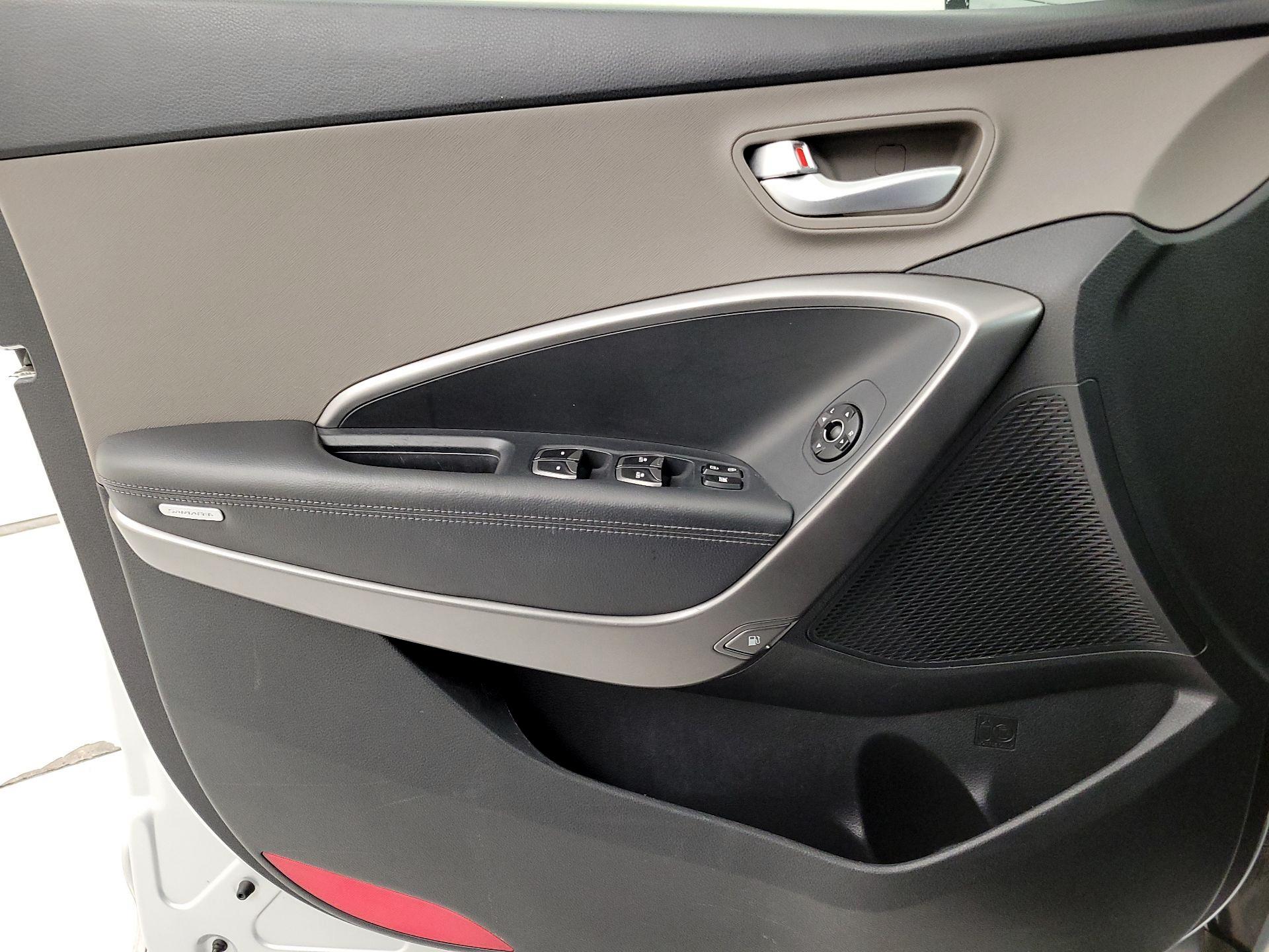 Thumbnail: 2015 Hyundai Santa Fe - 12