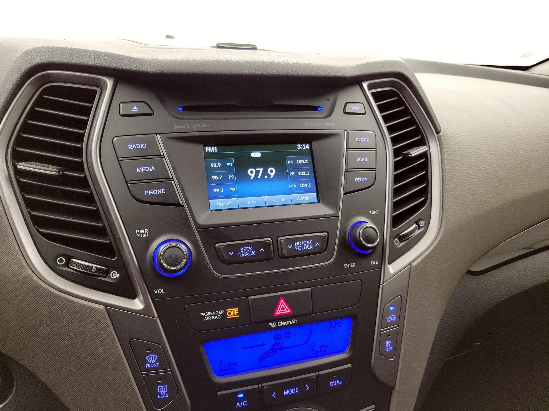 Thumbnail: 2015 Hyundai Santa Fe - 15