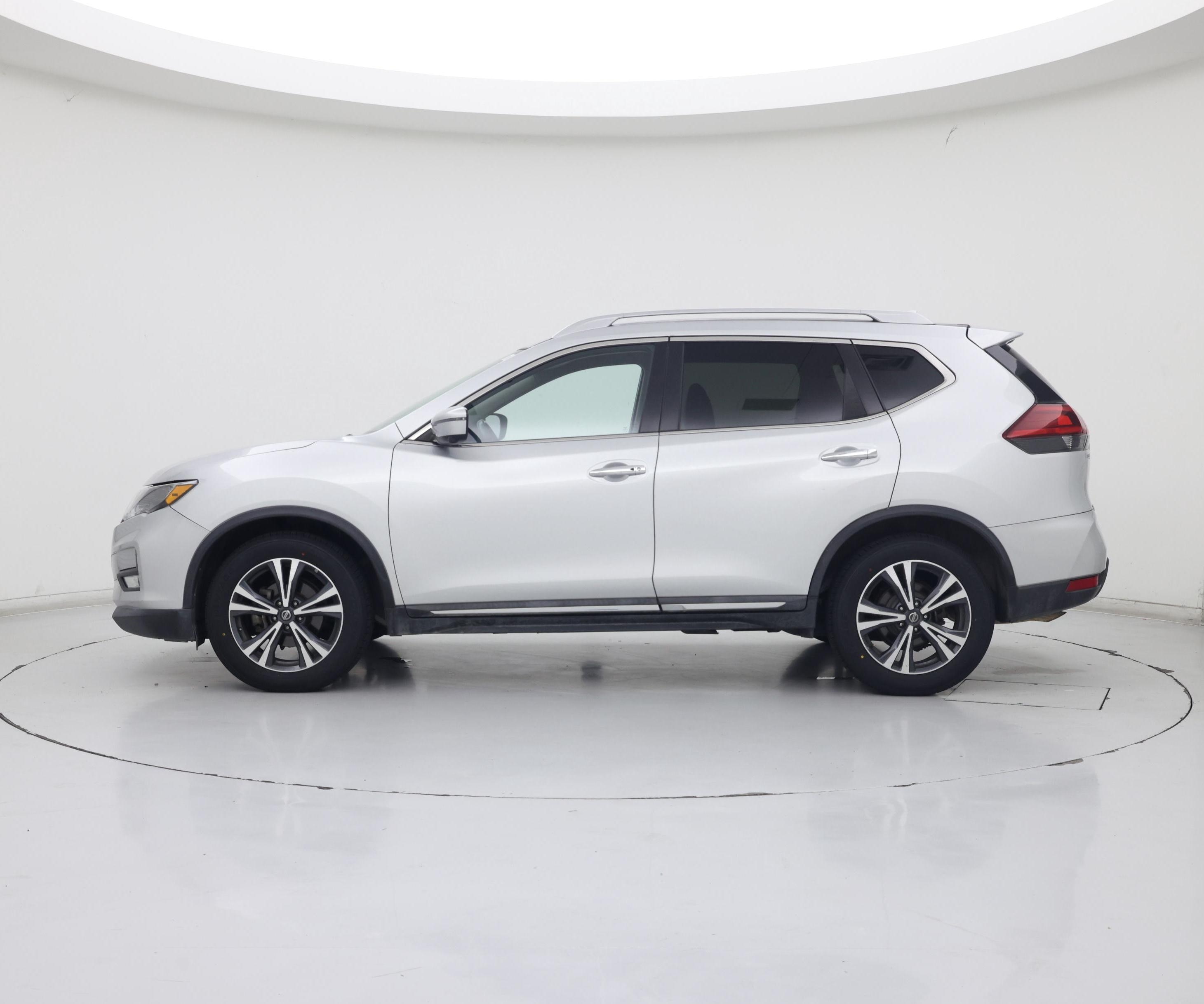 Thumbnail: 2018 Nissan Rogue - 3