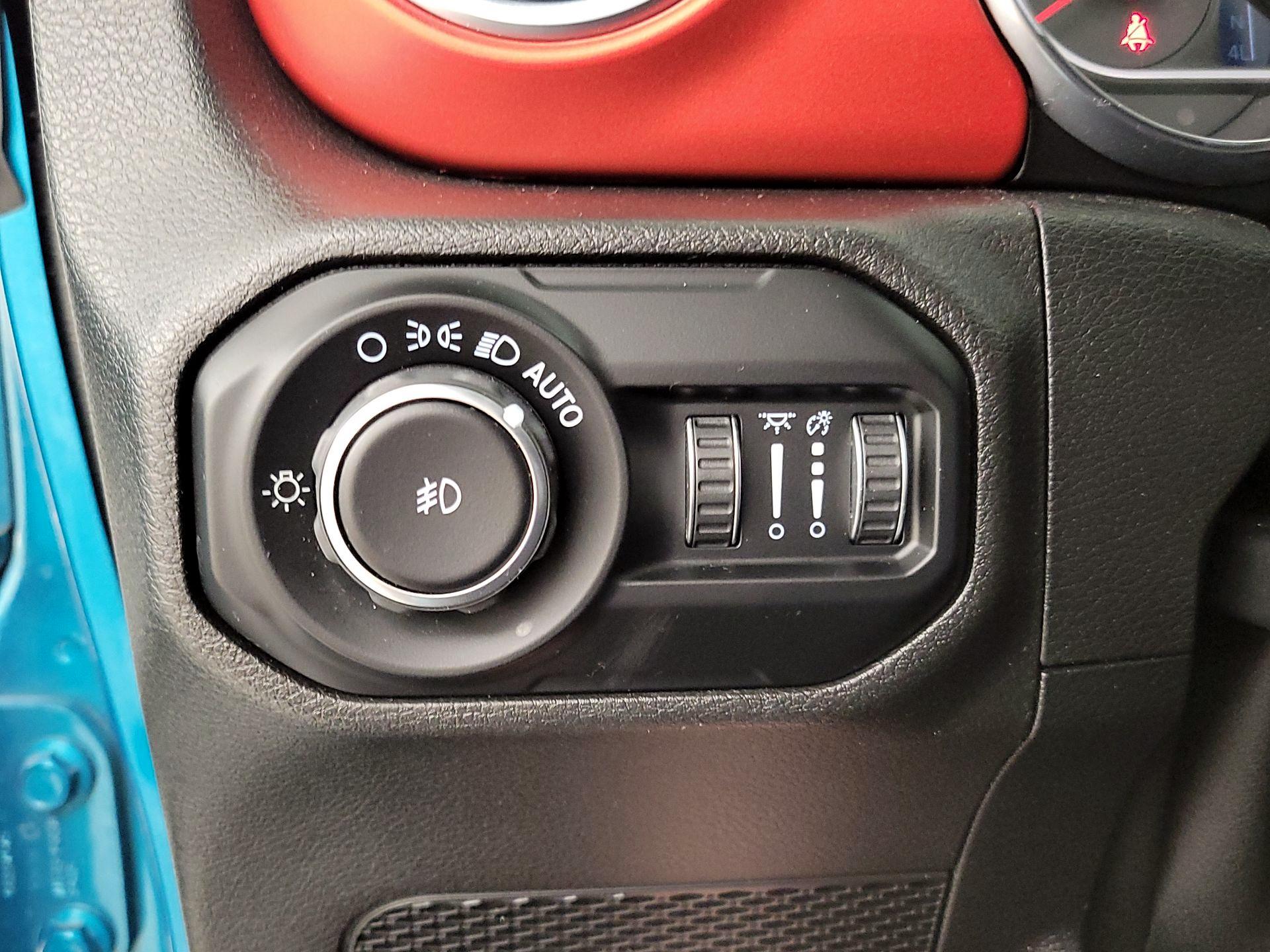 Thumbnail: 2020 Jeep Wrangler - 13