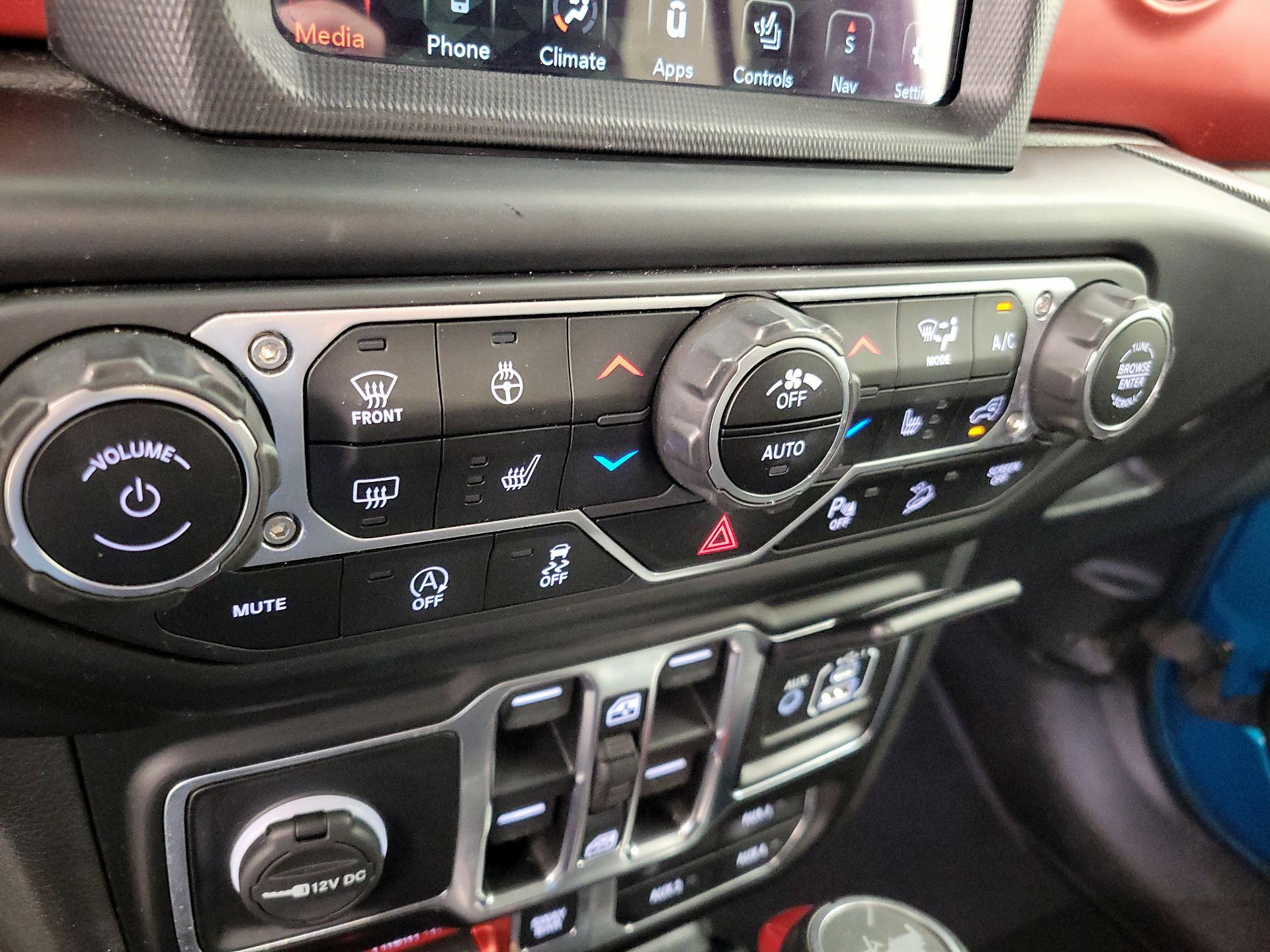 Thumbnail: 2020 Jeep Wrangler - 17