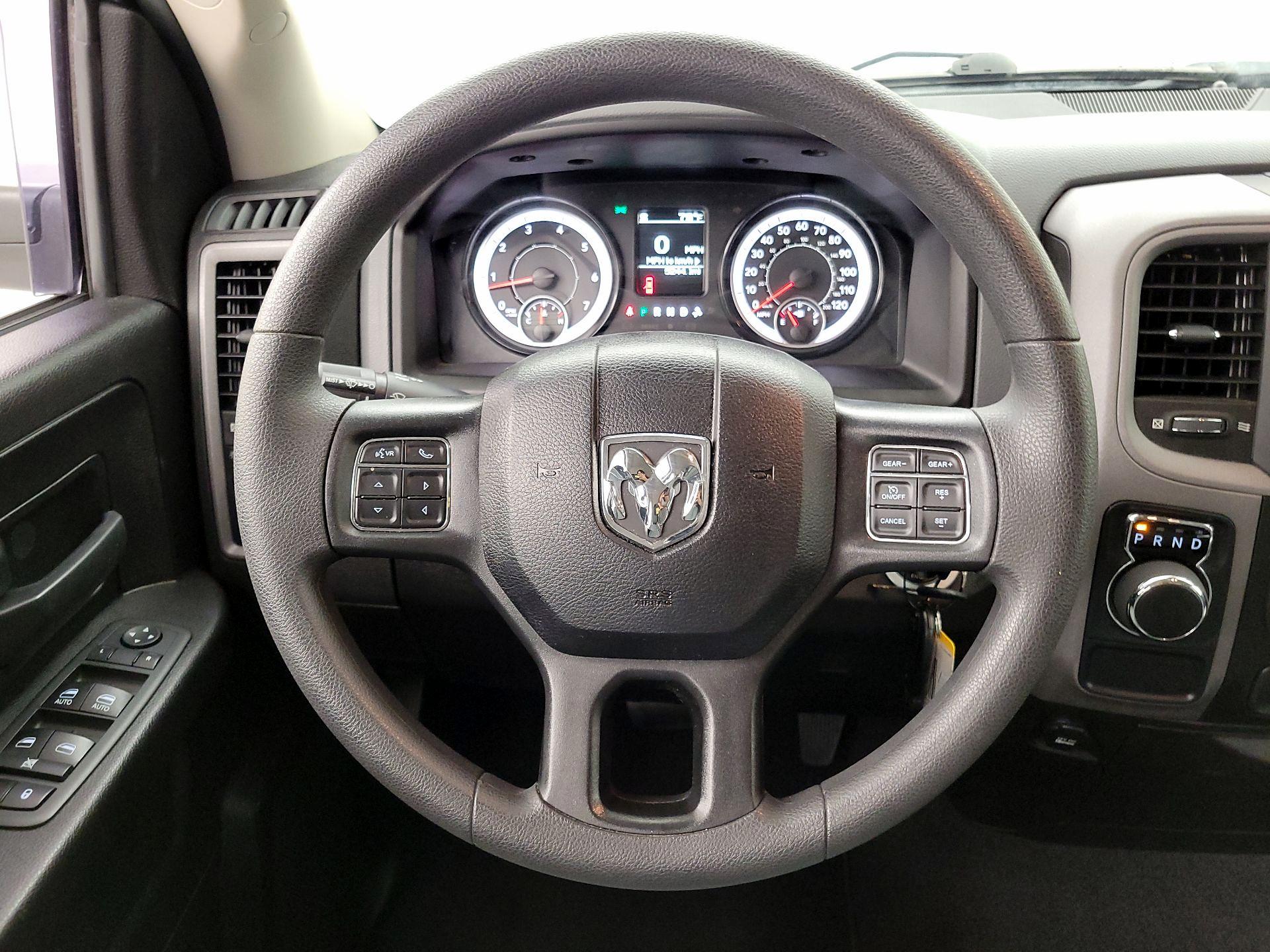 Thumbnail: 2019 RAM 1500 Classic - 10