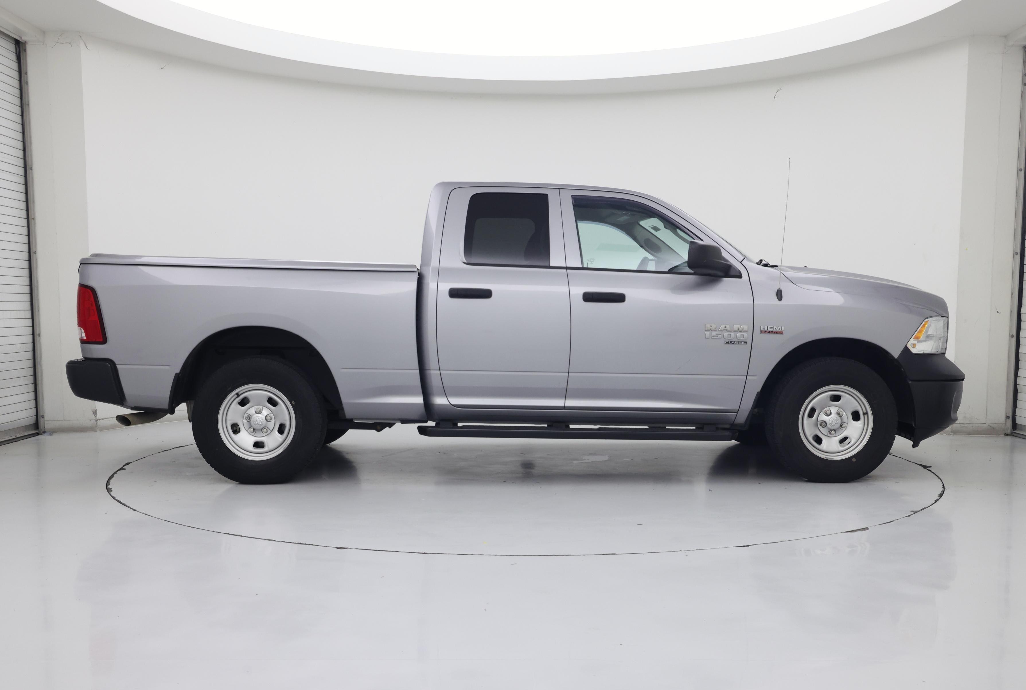 Thumbnail: 2019 RAM 1500 Classic - 7