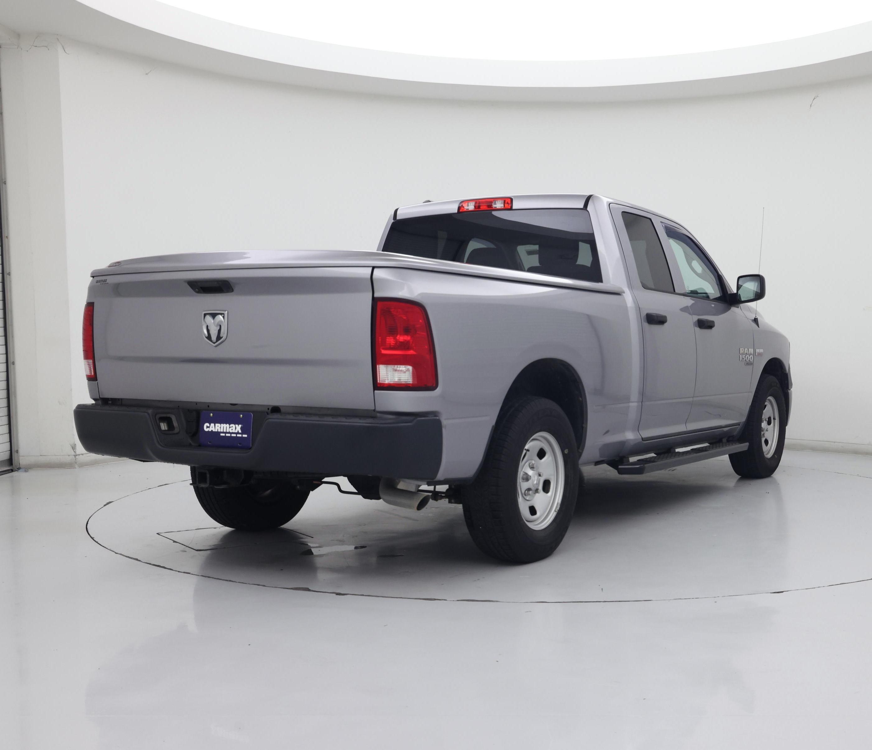 Thumbnail: 2019 RAM 1500 Classic - 8