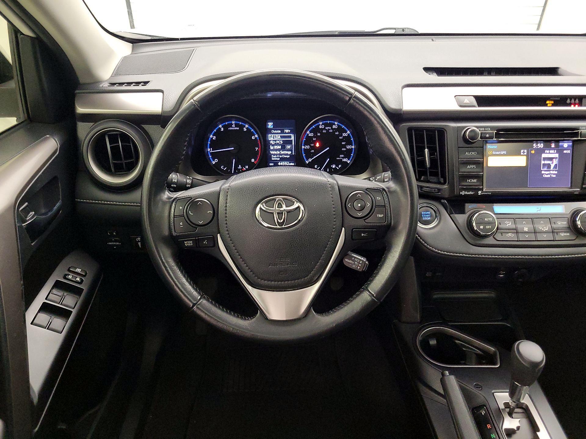 Thumbnail: 2018 Toyota RAV4 - 10
