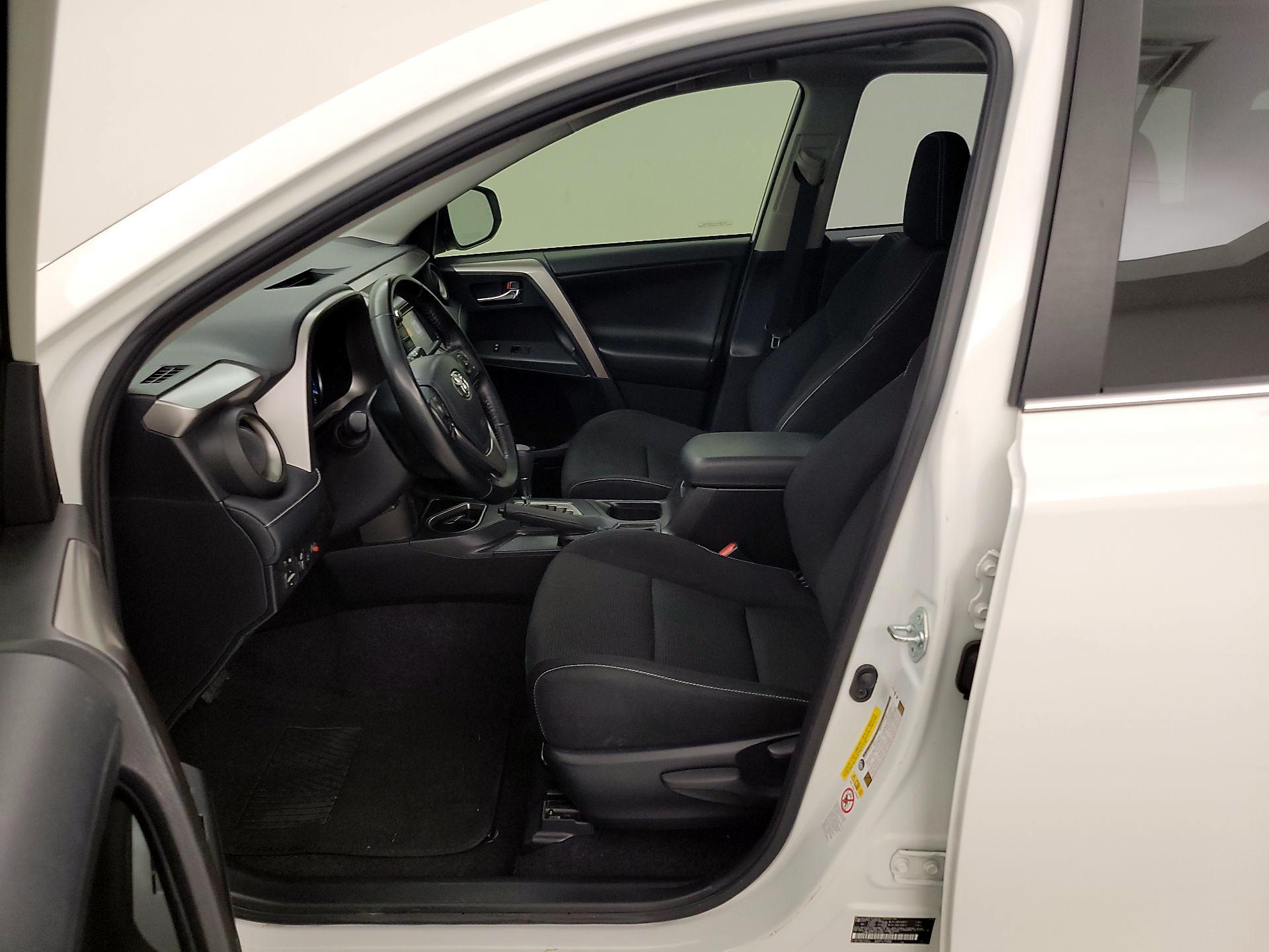 Thumbnail: 2018 Toyota RAV4 - 11