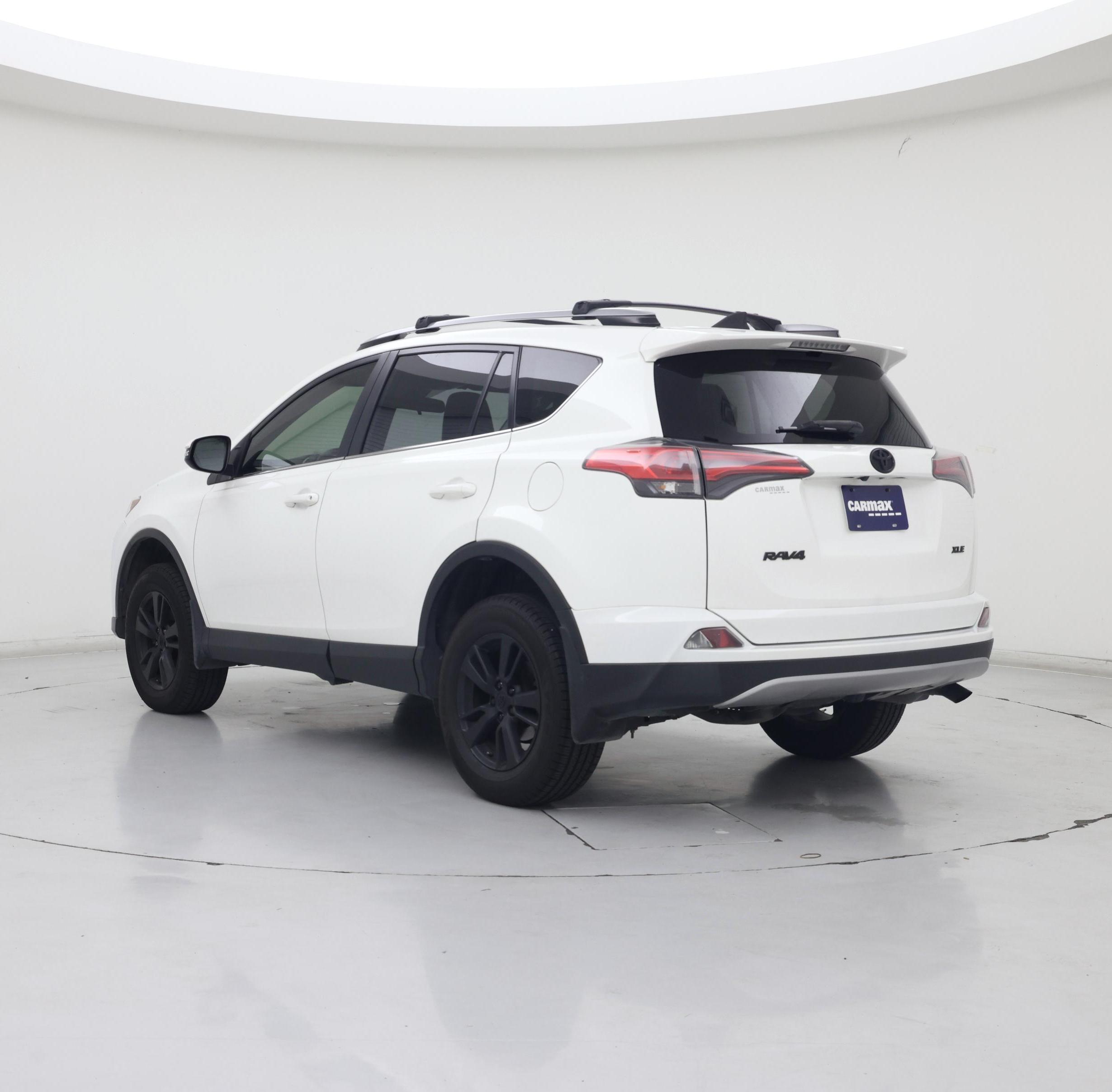 Thumbnail: 2018 Toyota RAV4 - 2