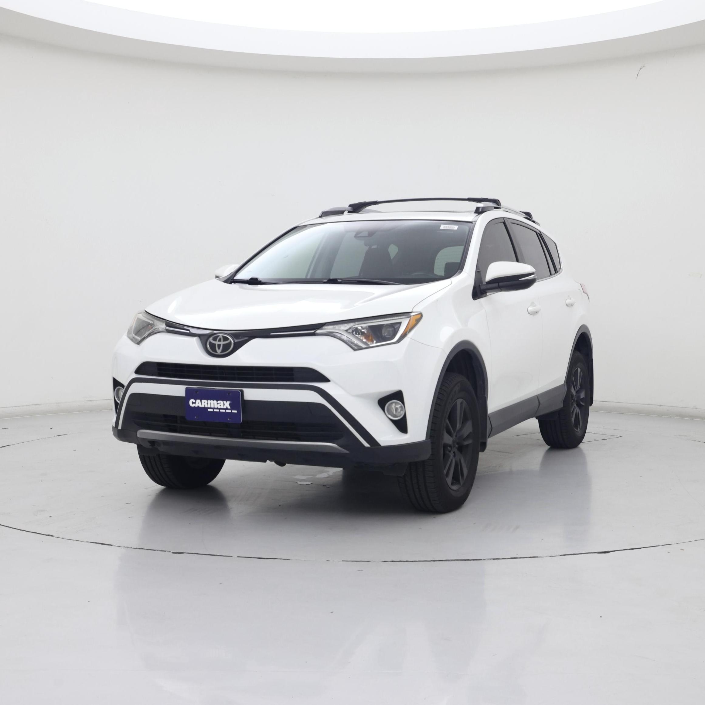 Thumbnail: 2018 Toyota RAV4 - 4