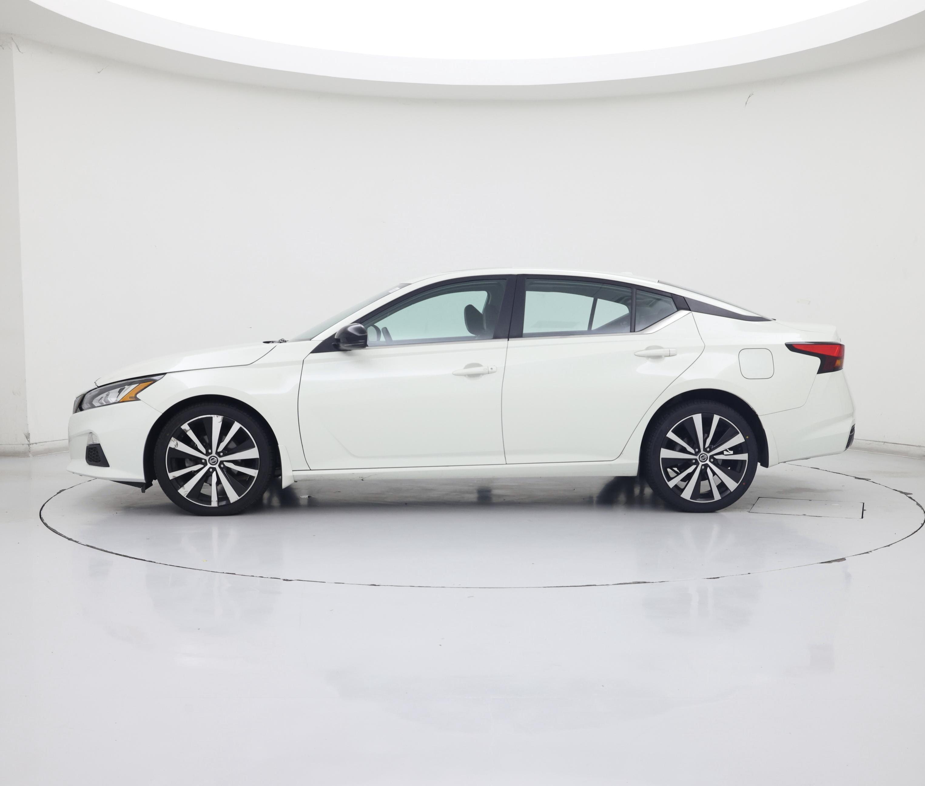 Thumbnail: 2020 Nissan Altima - 3