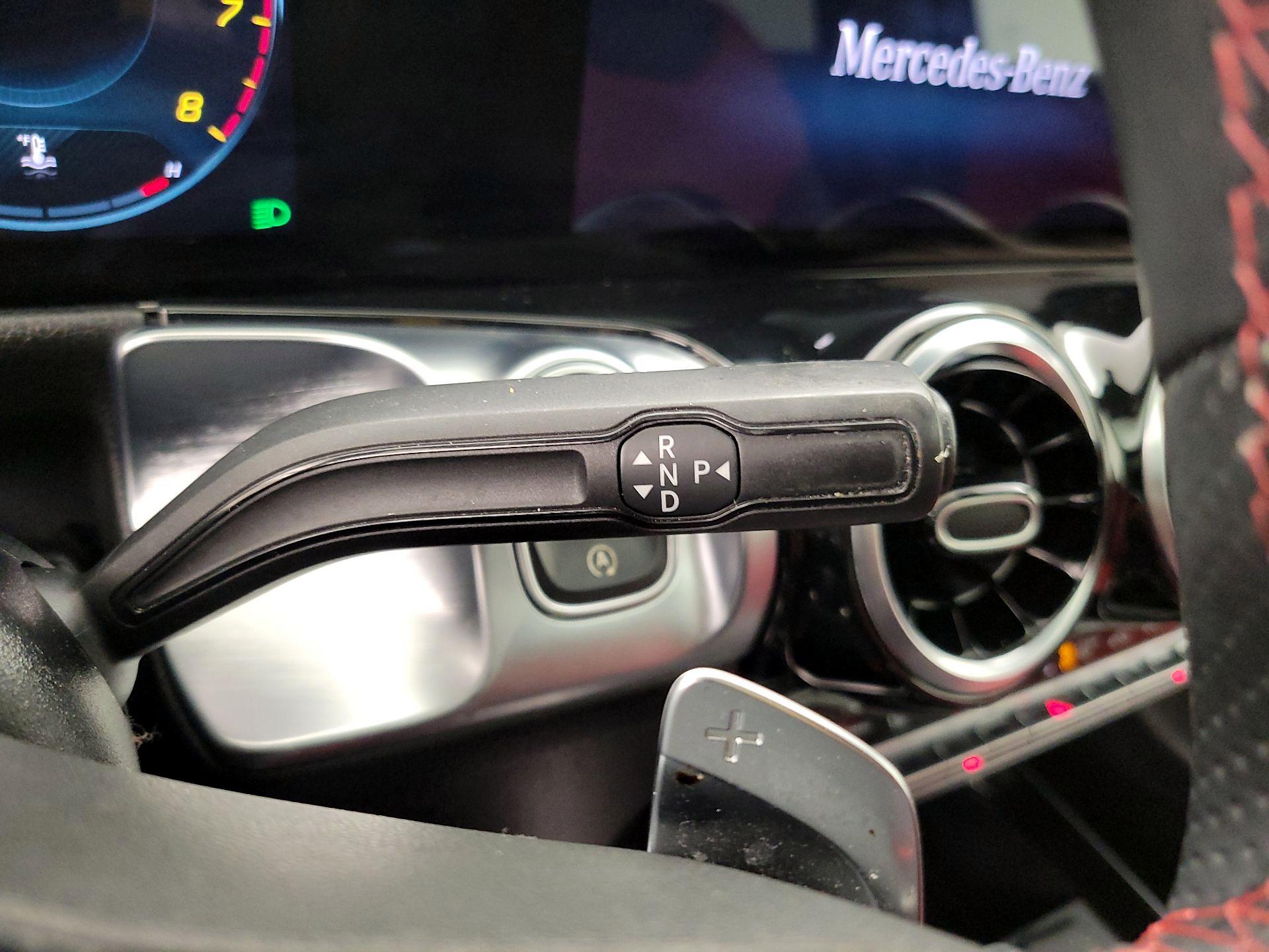 Thumbnail: 2021 Mercedes-Benz GLB - 17