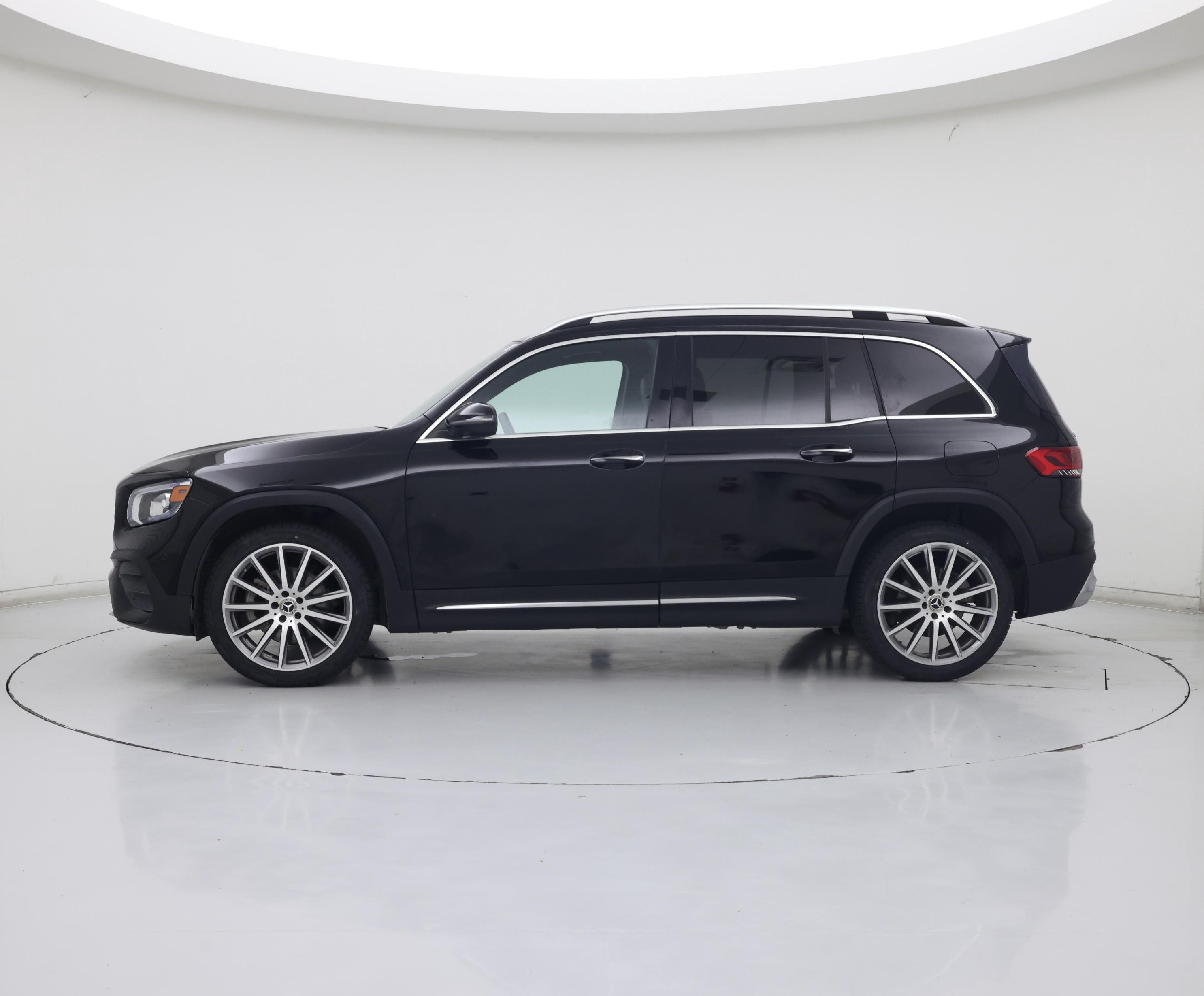 Thumbnail: 2021 Mercedes-Benz GLB - 3