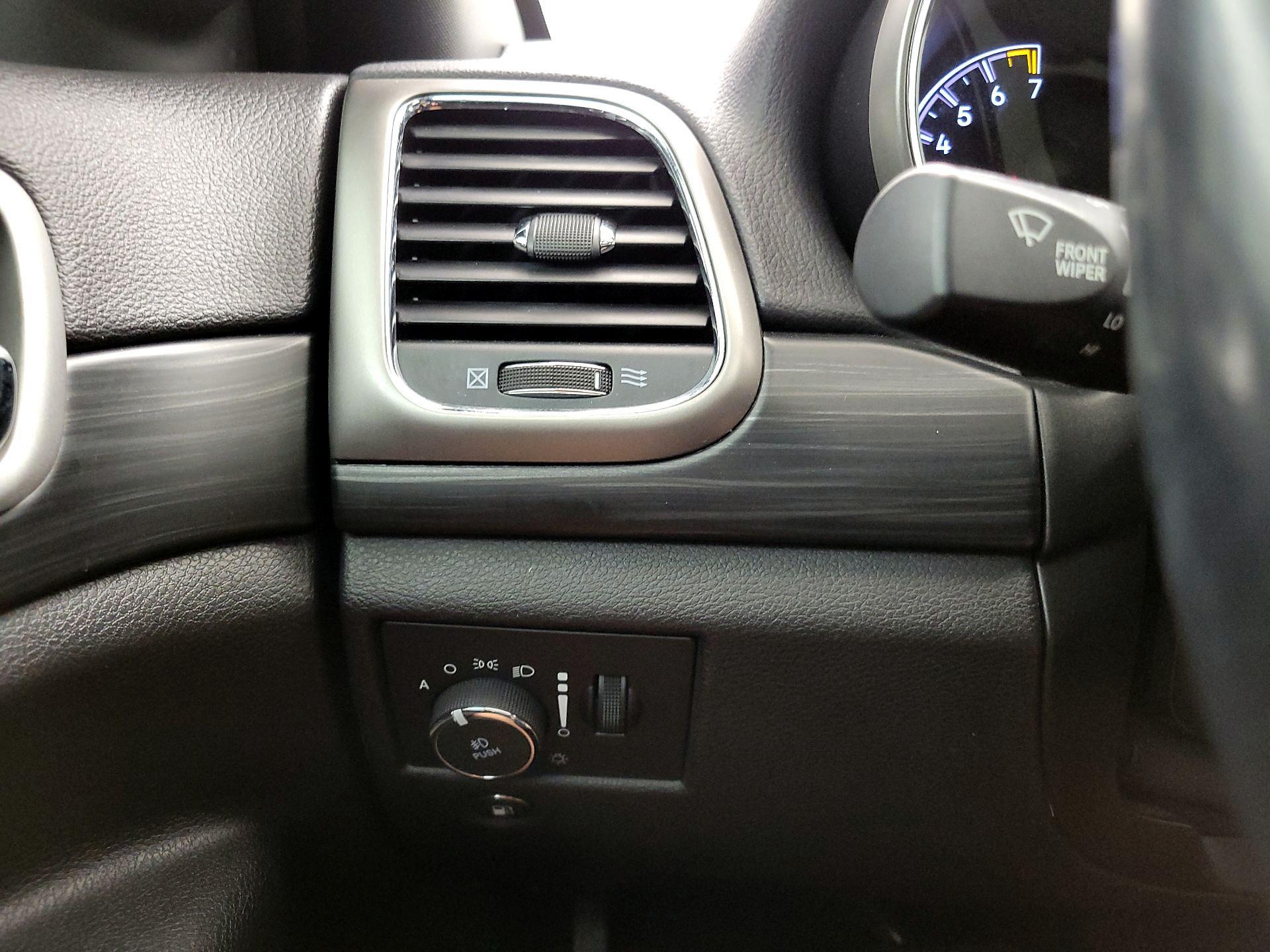 Thumbnail: 2020 Jeep Grand Cherokee - 13