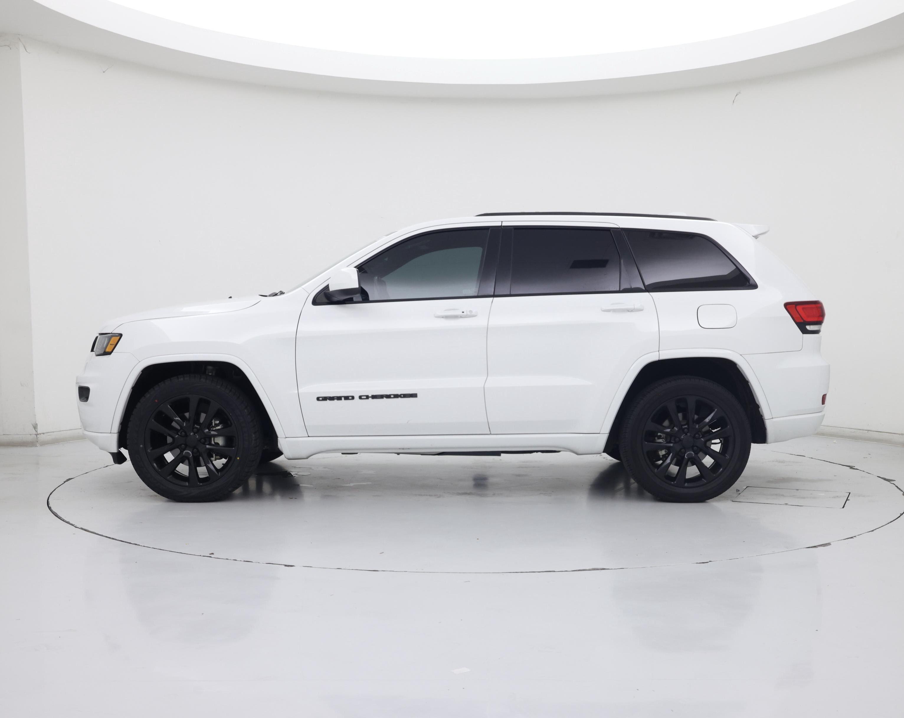 Thumbnail: 2020 Jeep Grand Cherokee - 3