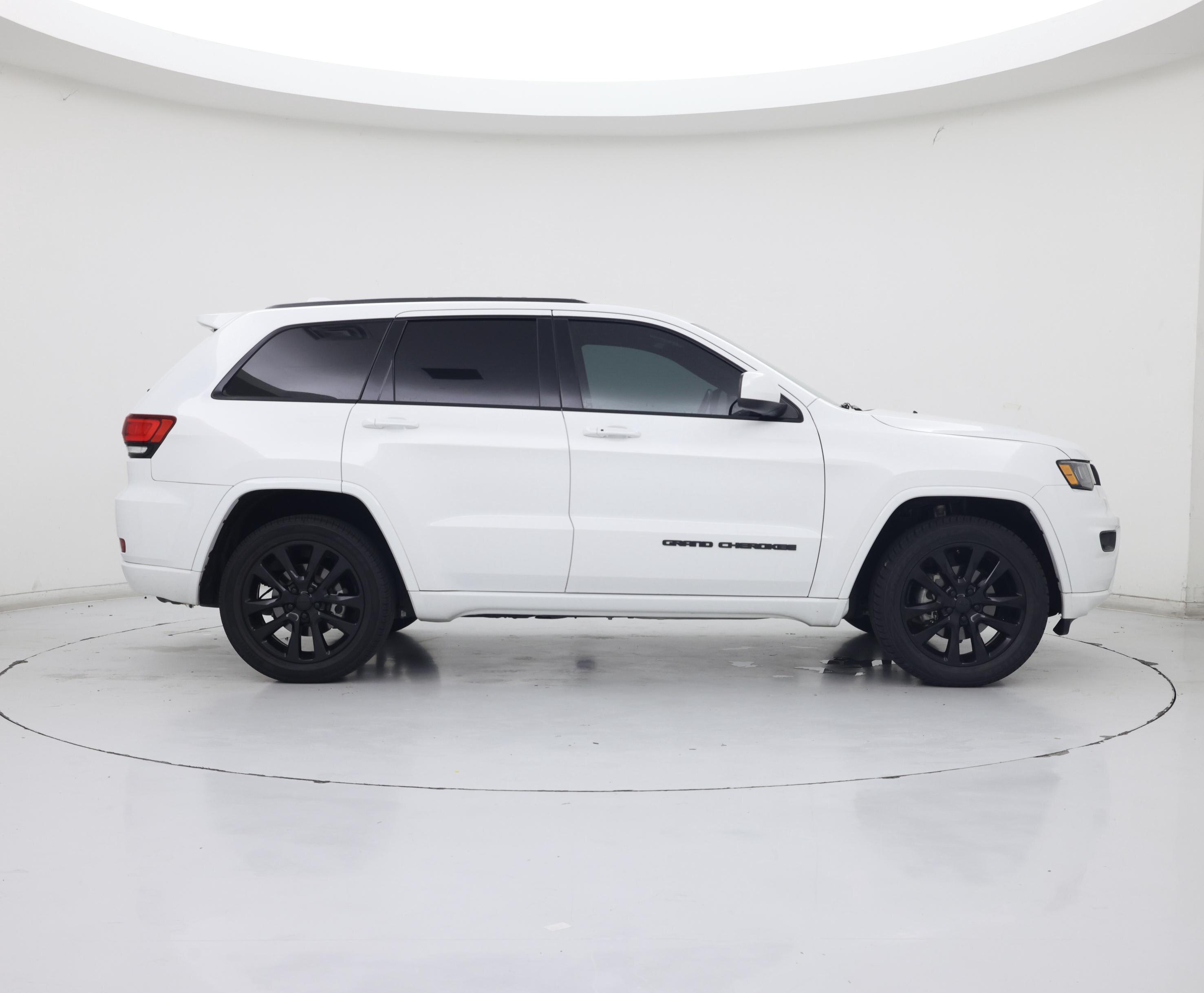 Thumbnail: 2020 Jeep Grand Cherokee - 7