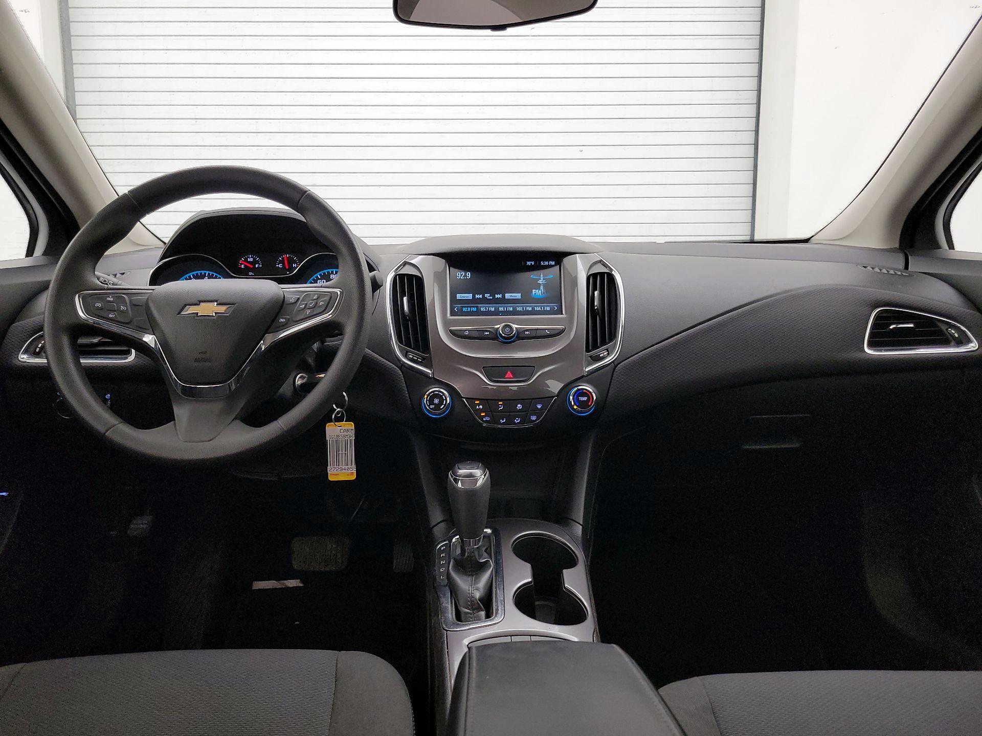 Thumbnail: 2017 Chevrolet Cruze - 9
