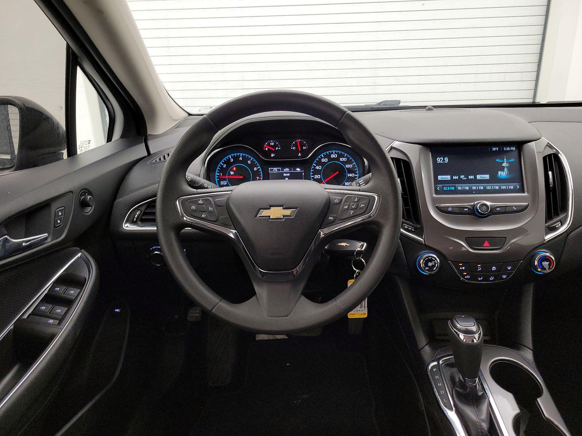 Thumbnail: 2017 Chevrolet Cruze - 10