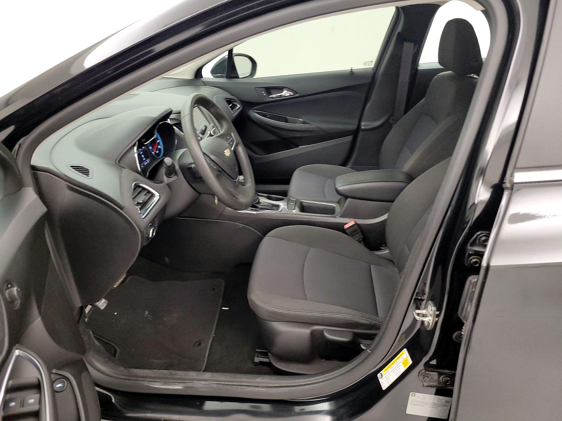 Thumbnail: 2017 Chevrolet Cruze - 11