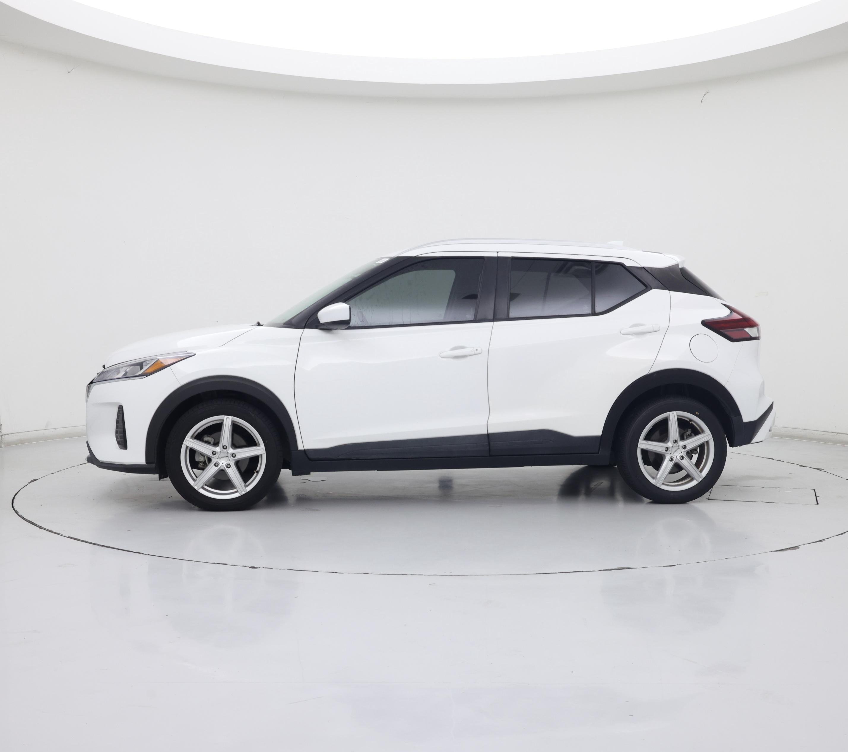 Thumbnail: 2021 Nissan Kicks - 3