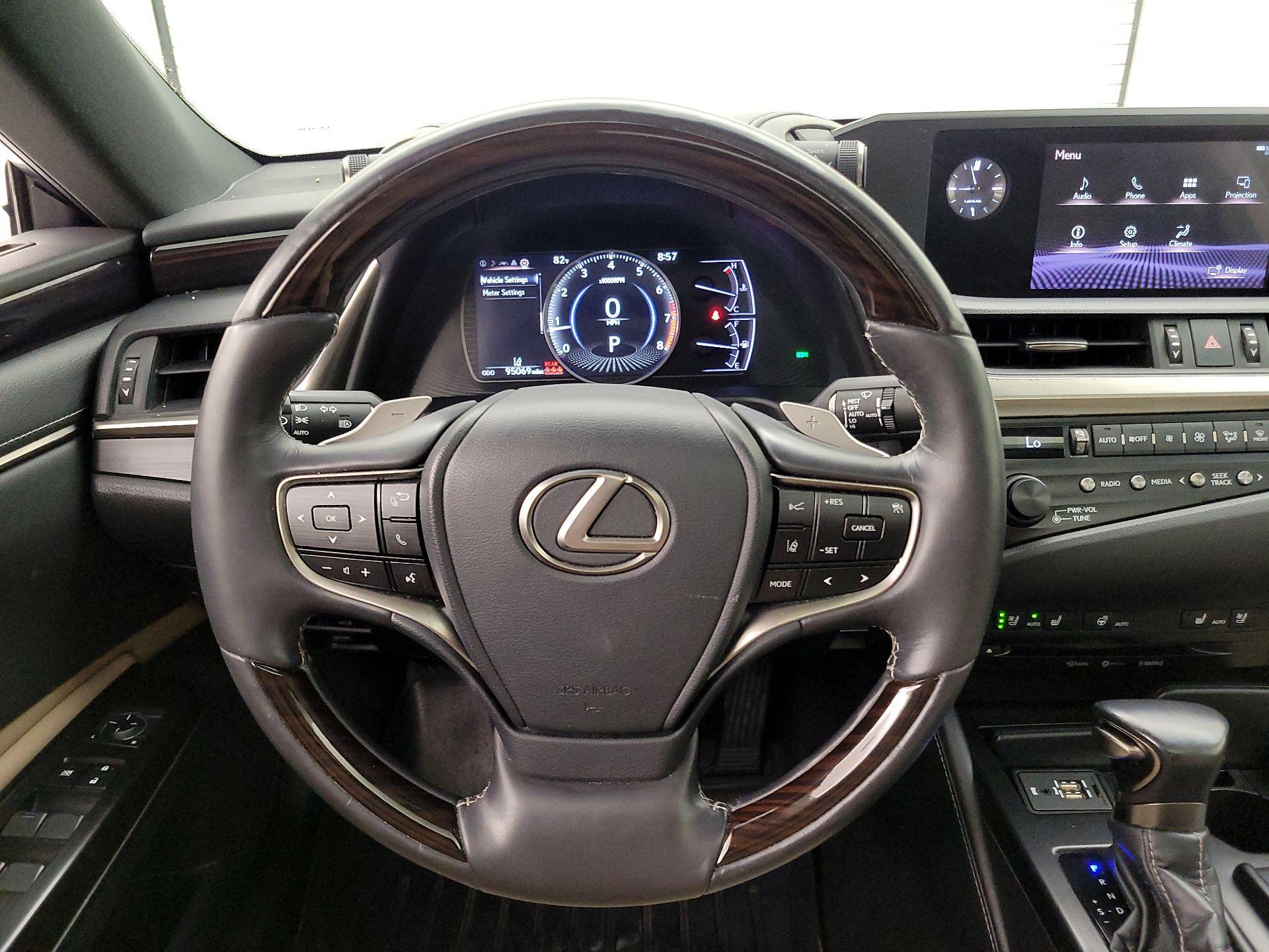 Thumbnail: 2019 Lexus ES - 10