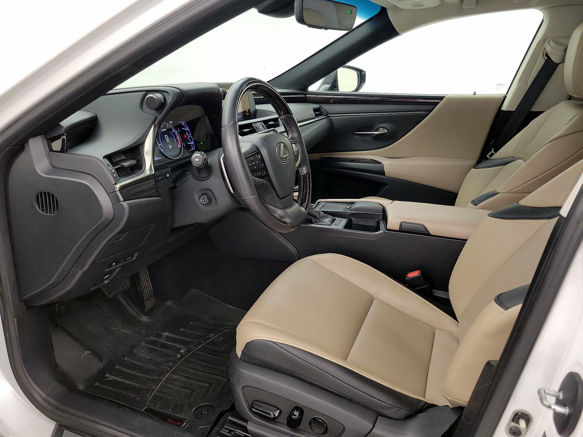 Thumbnail: 2019 Lexus ES - 11
