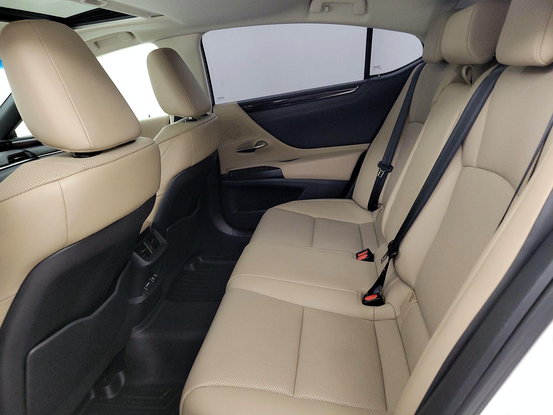 Thumbnail: 2019 Lexus ES - 20