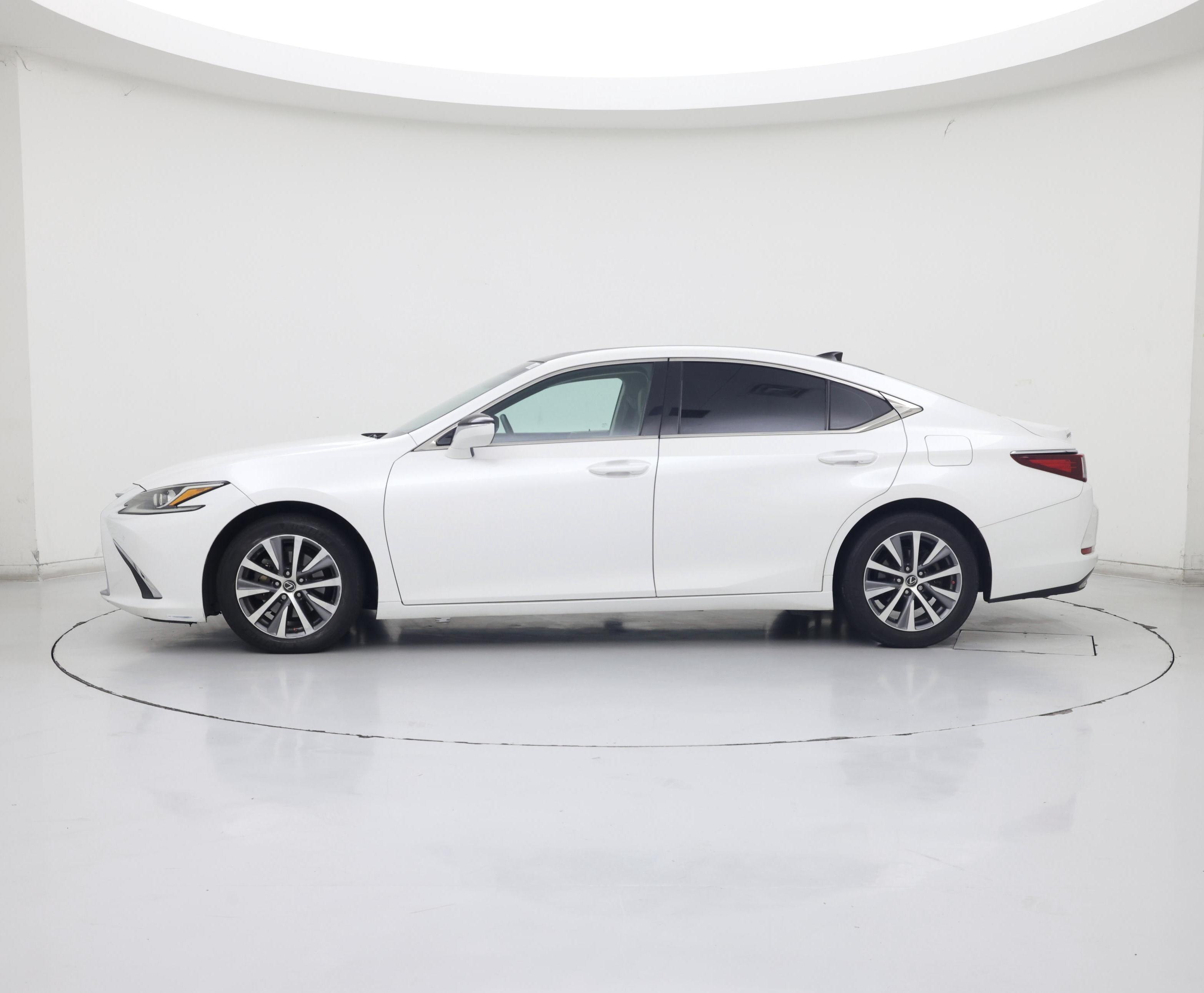 Thumbnail: 2019 Lexus ES - 3