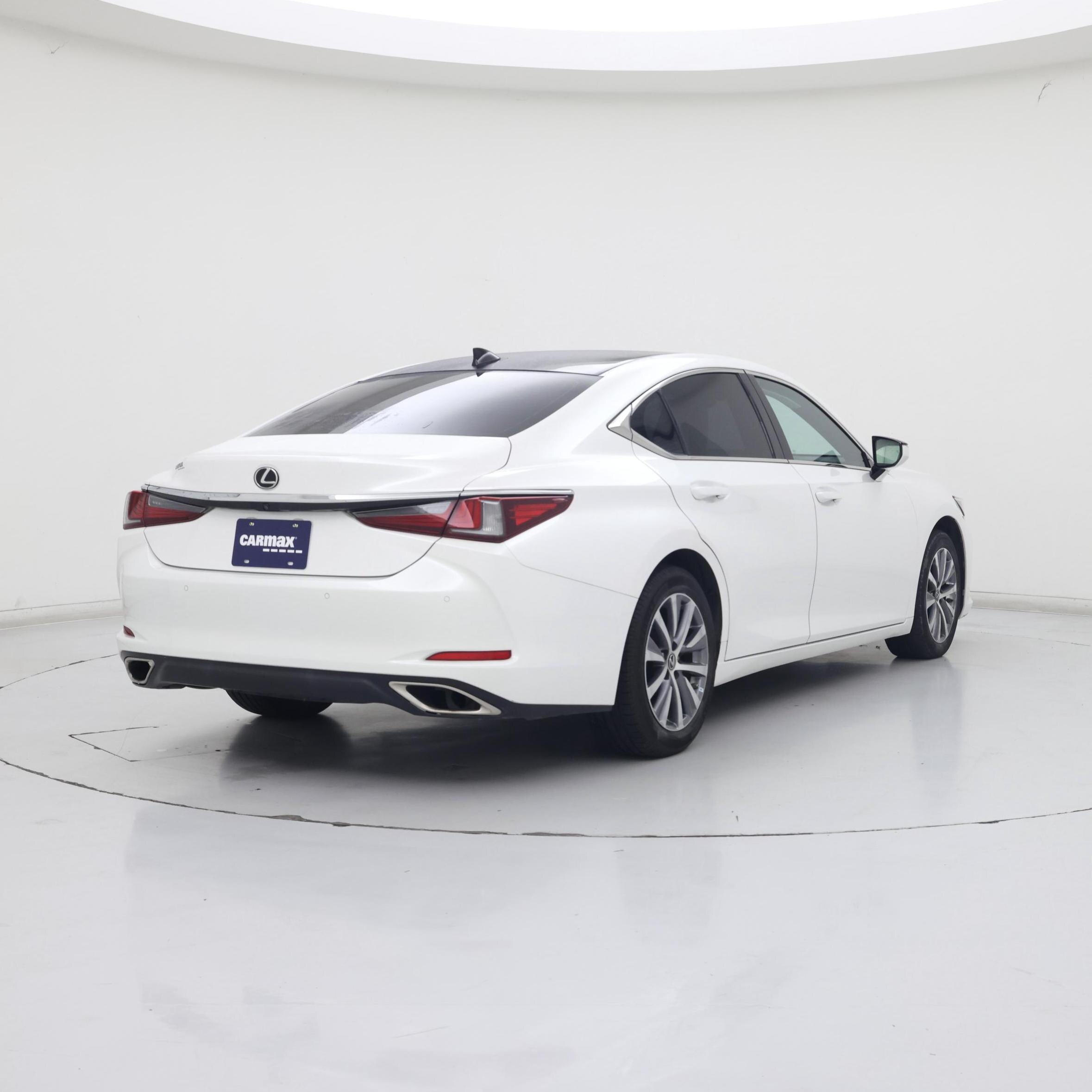 Thumbnail: 2019 Lexus ES - 8