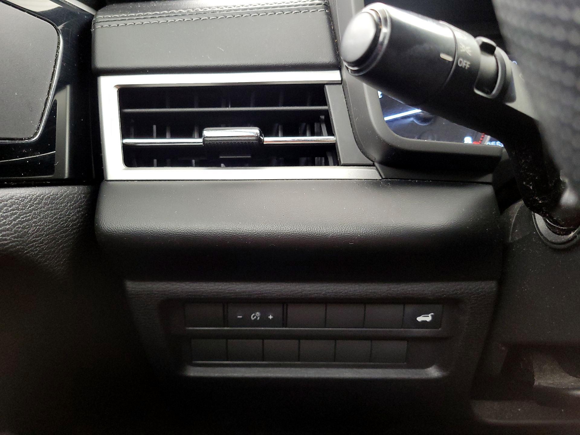 Thumbnail: 2022 Mitsubishi Outlander - 13