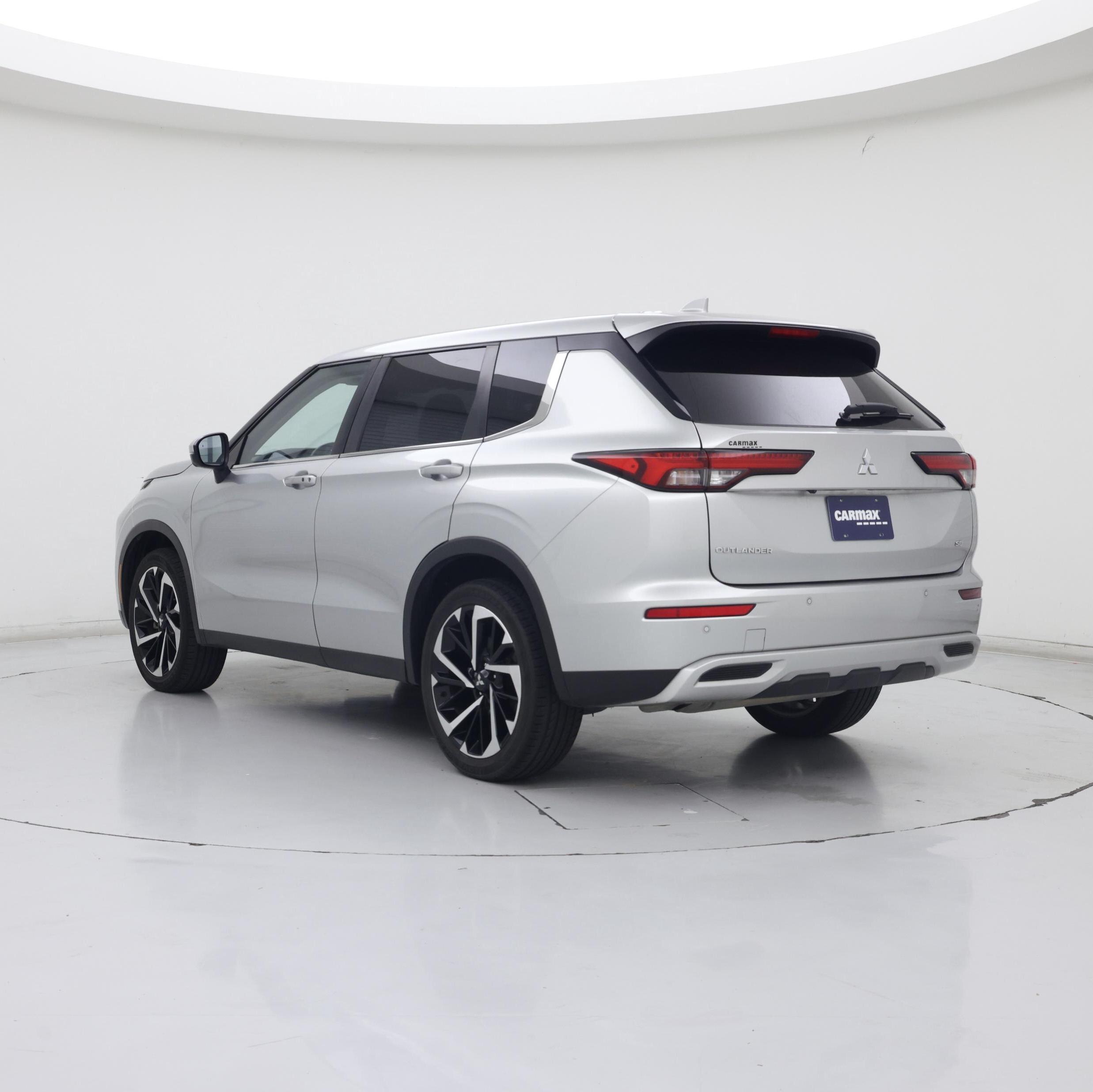 Thumbnail: 2022 Mitsubishi Outlander - 2