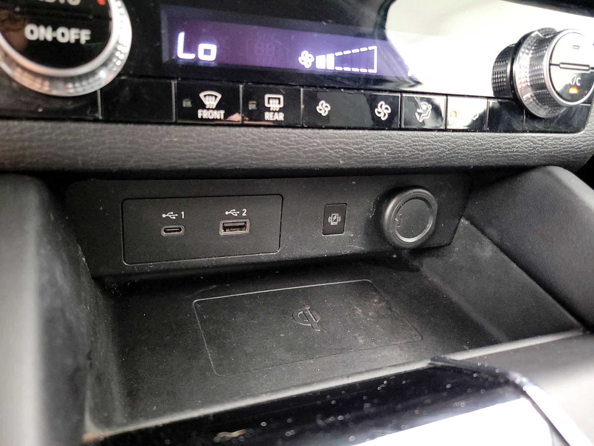 Thumbnail: 2022 Mitsubishi Outlander - 19