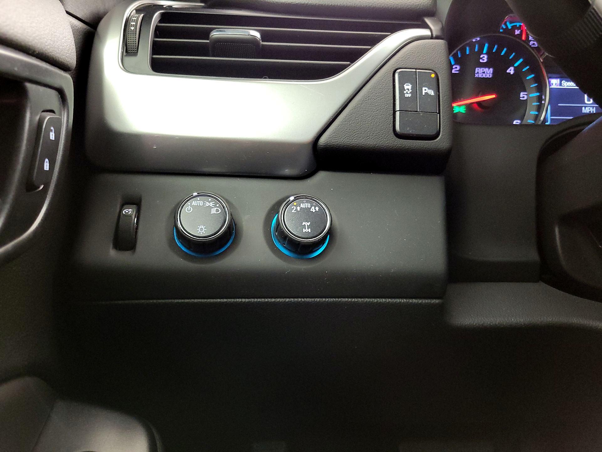 Thumbnail: 2020 Chevrolet Tahoe - 13