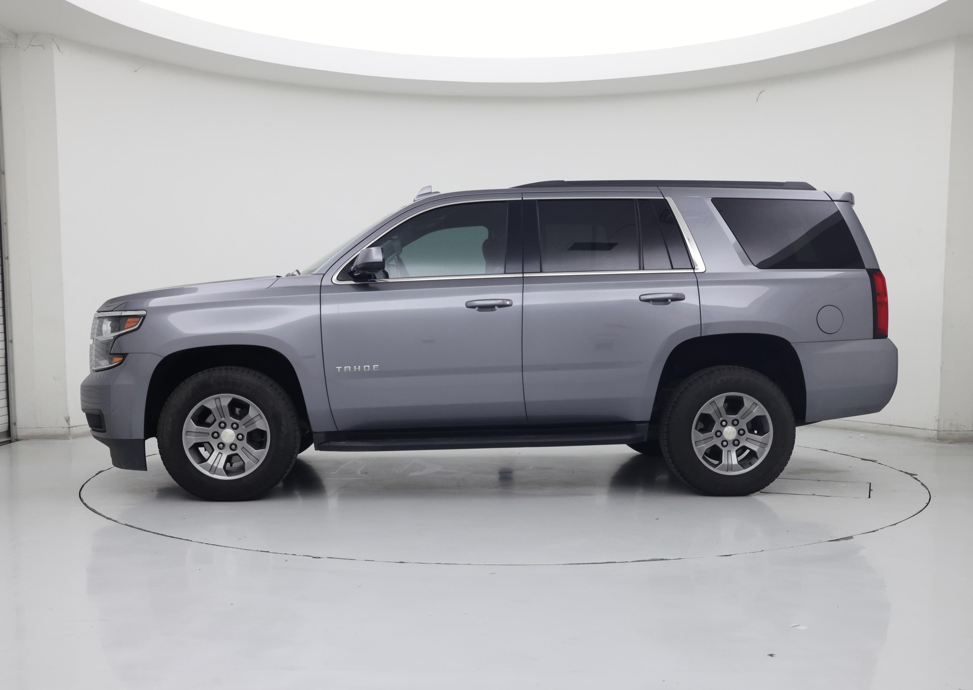 Thumbnail: 2020 Chevrolet Tahoe - 3
